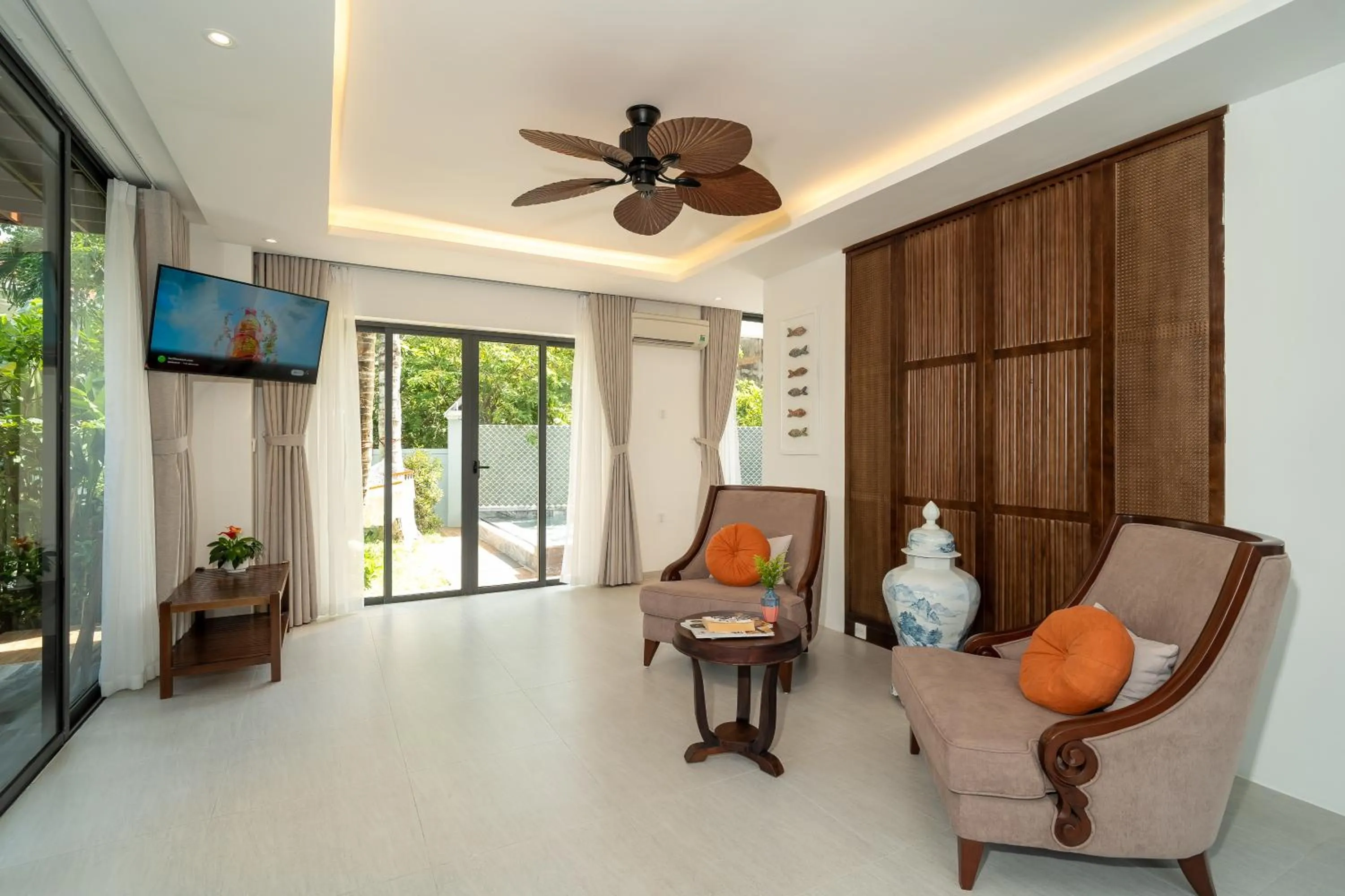 Living room in Shoreline Stay