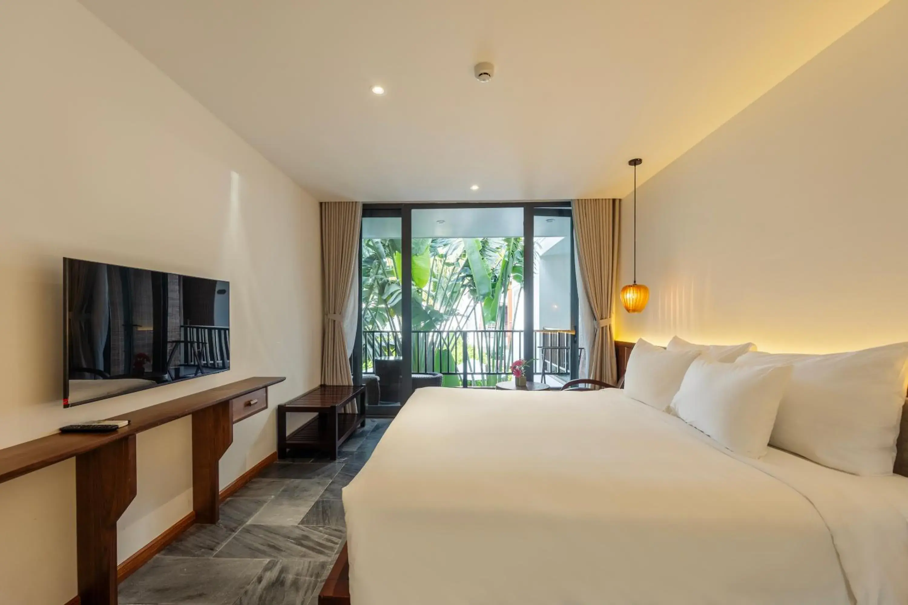 Superior Double or Twin Room with Pool View in Shoreline Stay Superior Double or Twin Room with Pool View in Shoreline Stay