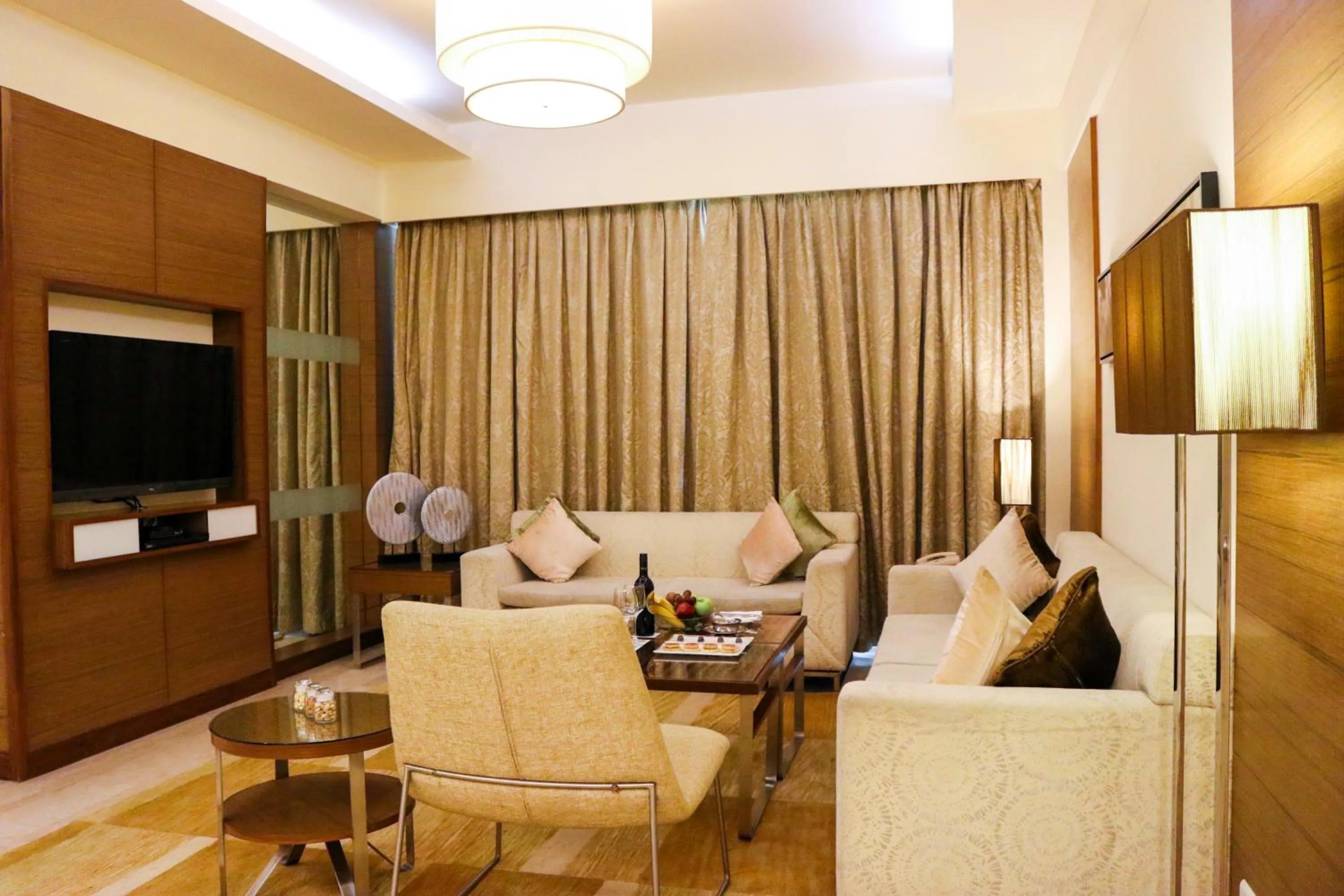 Living room in Radisson Blu Hotel, Greater Noida