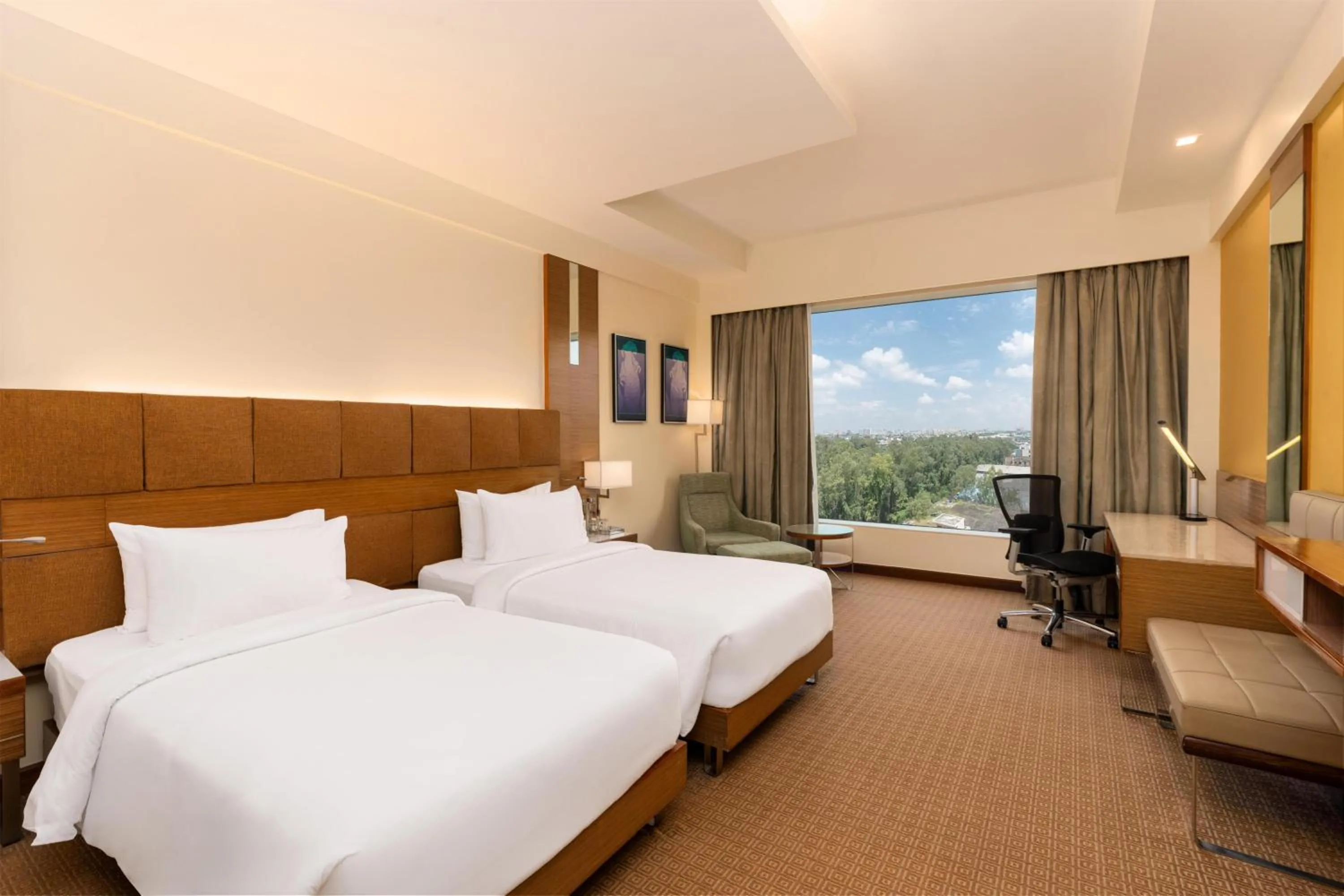 Bedroom, Bed in Radisson Blu Hotel, Greater Noida