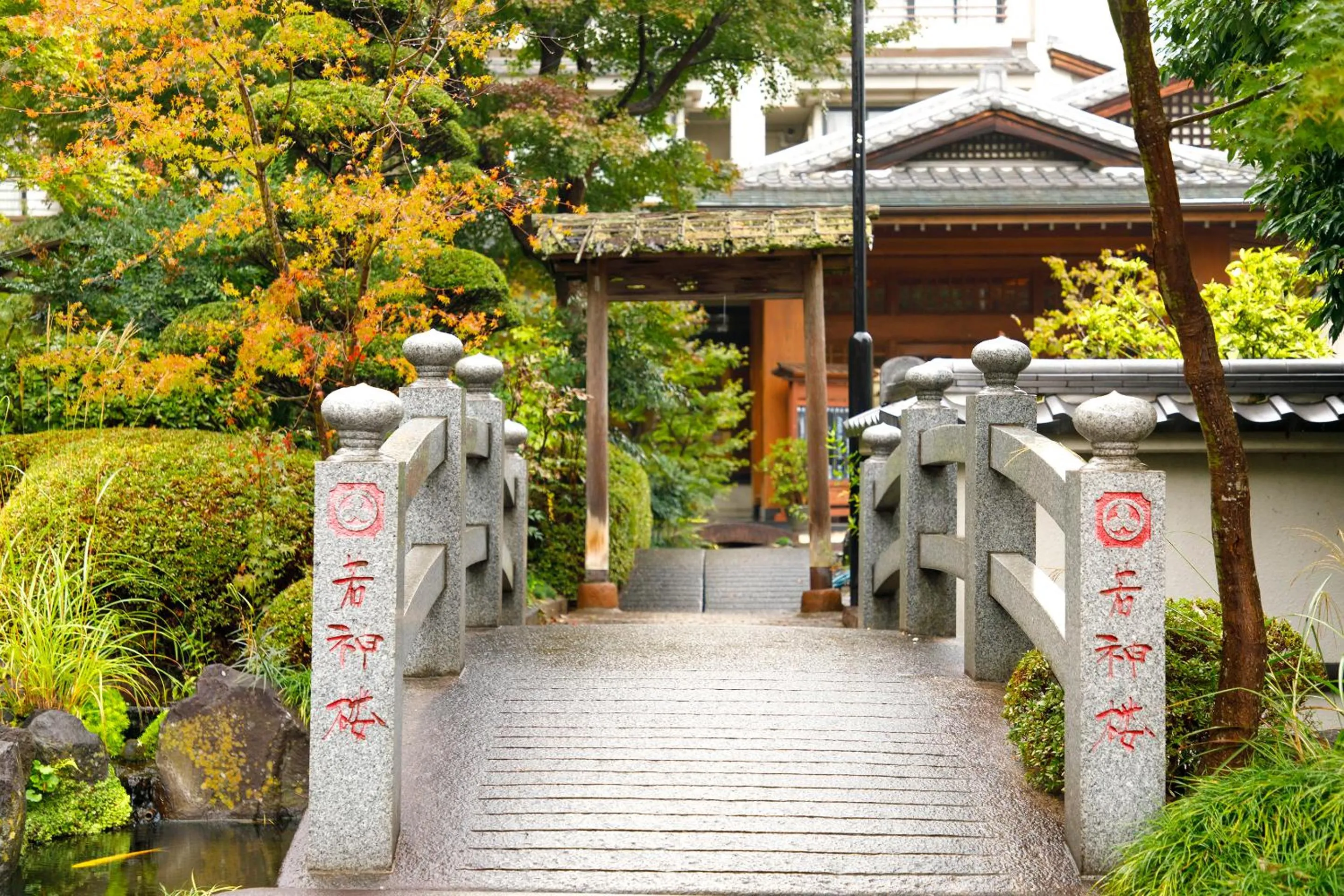 Facade/entrance in Wakamiro