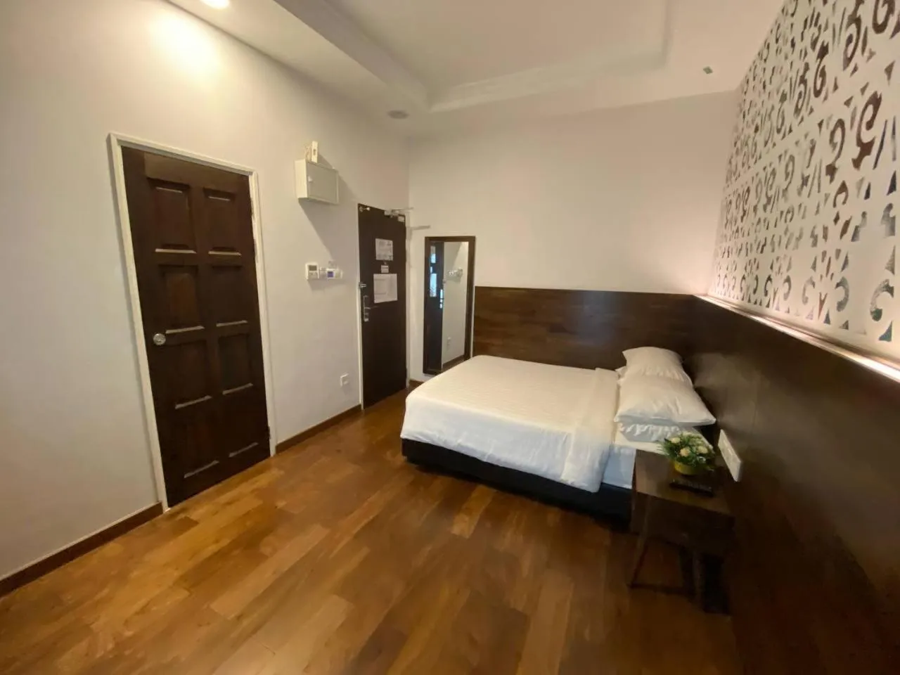 Bedroom, Bed in Serapi Hotel