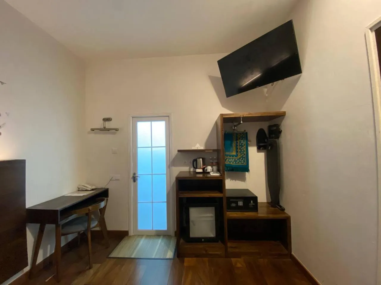 wardrobe in Serapi Hotel