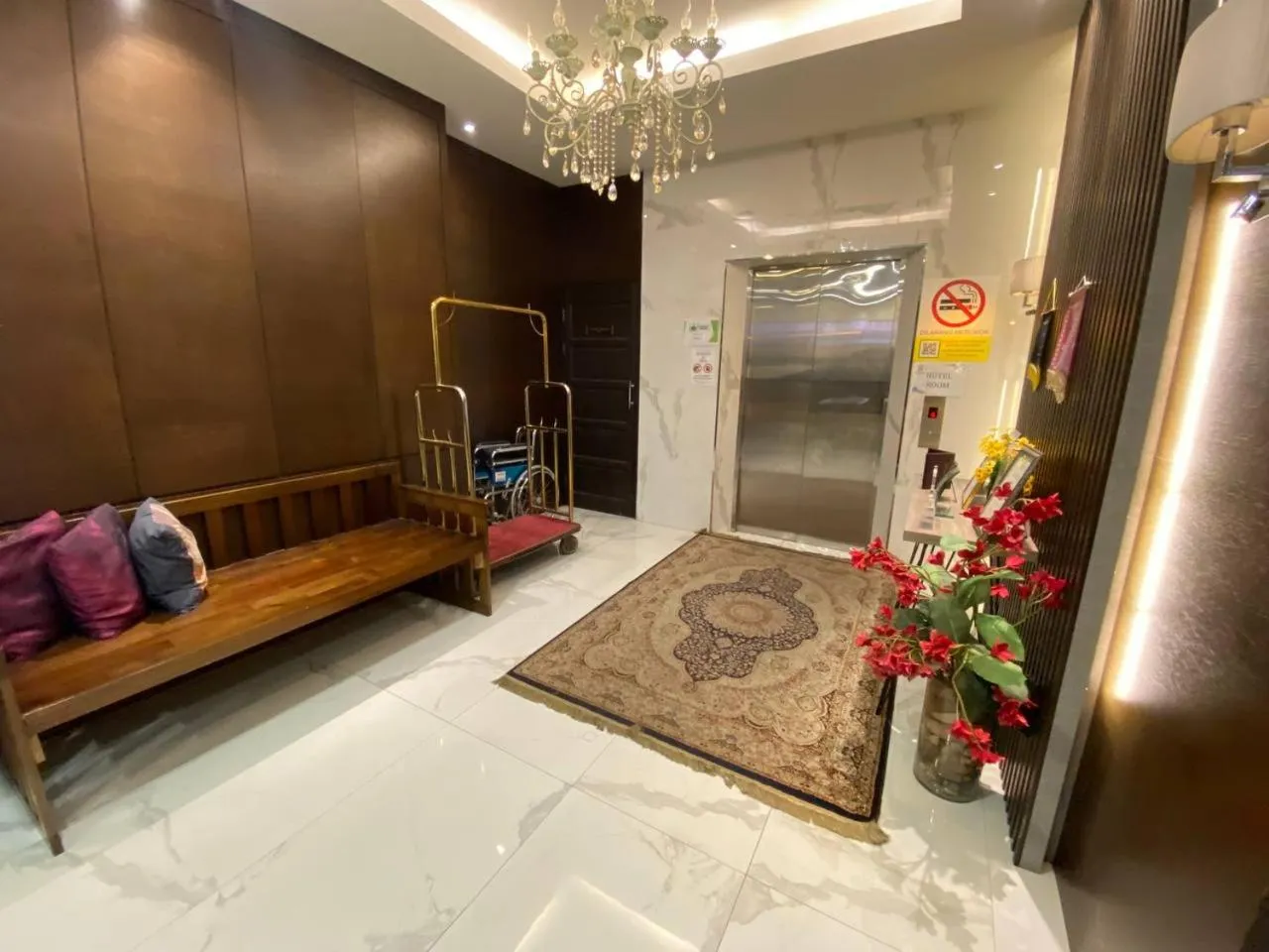 elevator in Serapi Hotel