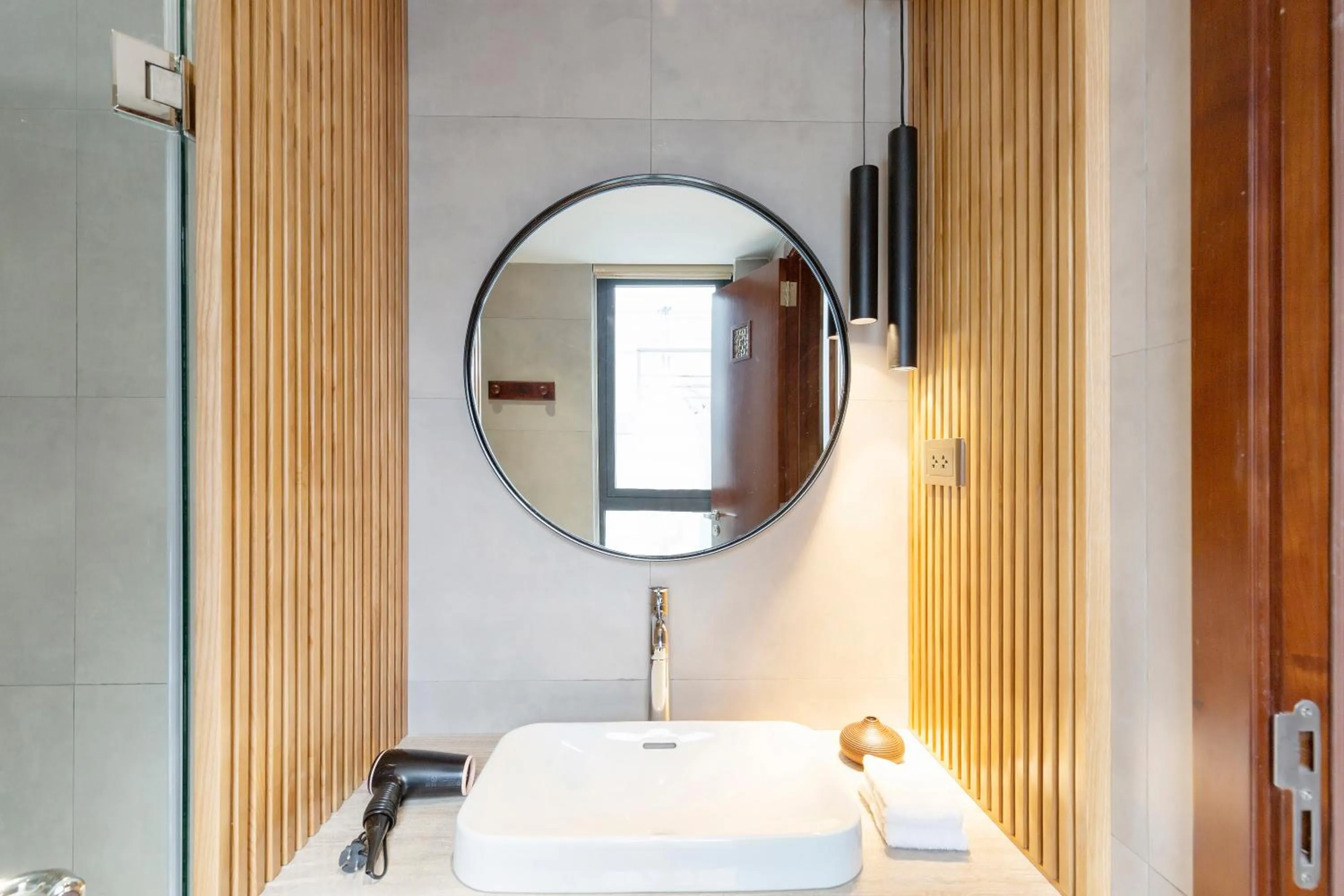 Bathroom in Seahorse Han Market Da Nang Apartment by Haviland