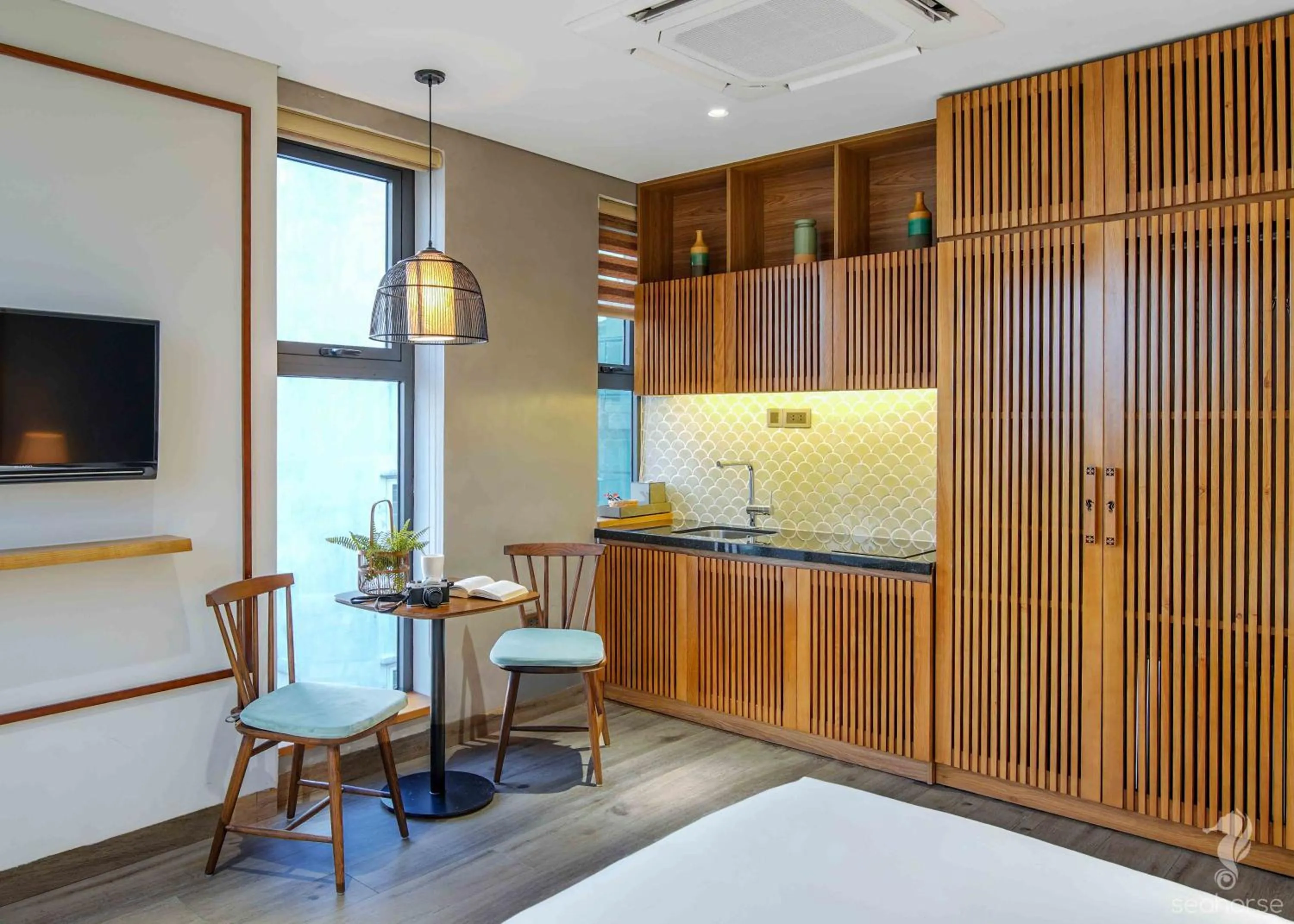 Dining area in Seahorse Han Market Da Nang Apartment by Haviland