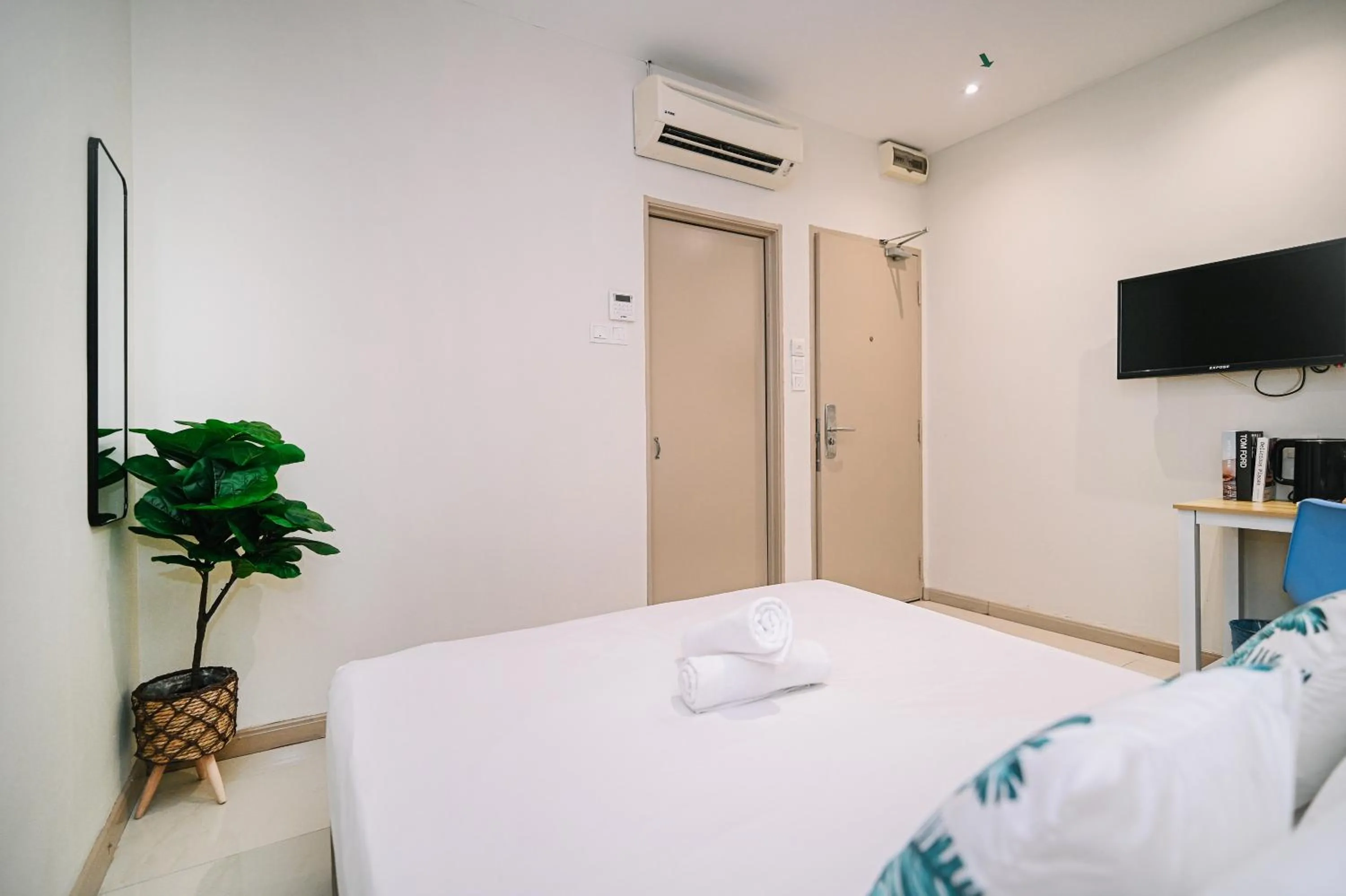 Bed in Swing & Pillows - Sunway Pyramid PJ