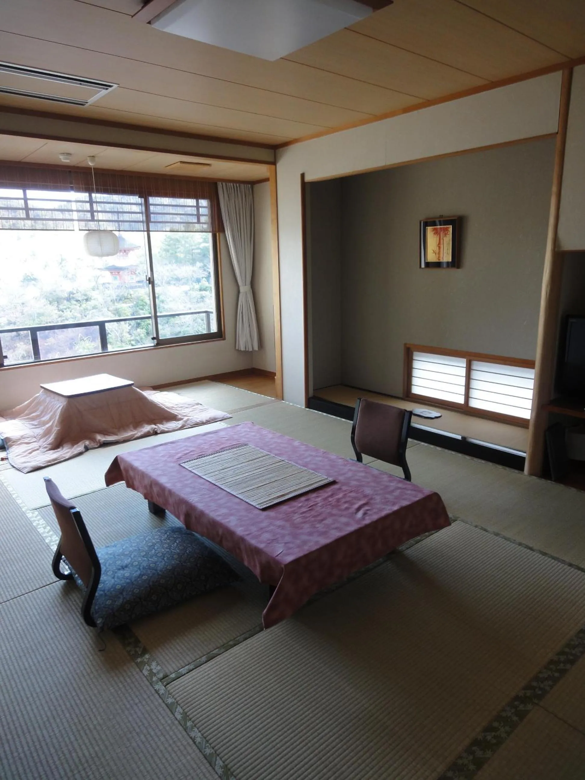 Photo of the whole room, Bed in Jukeiso