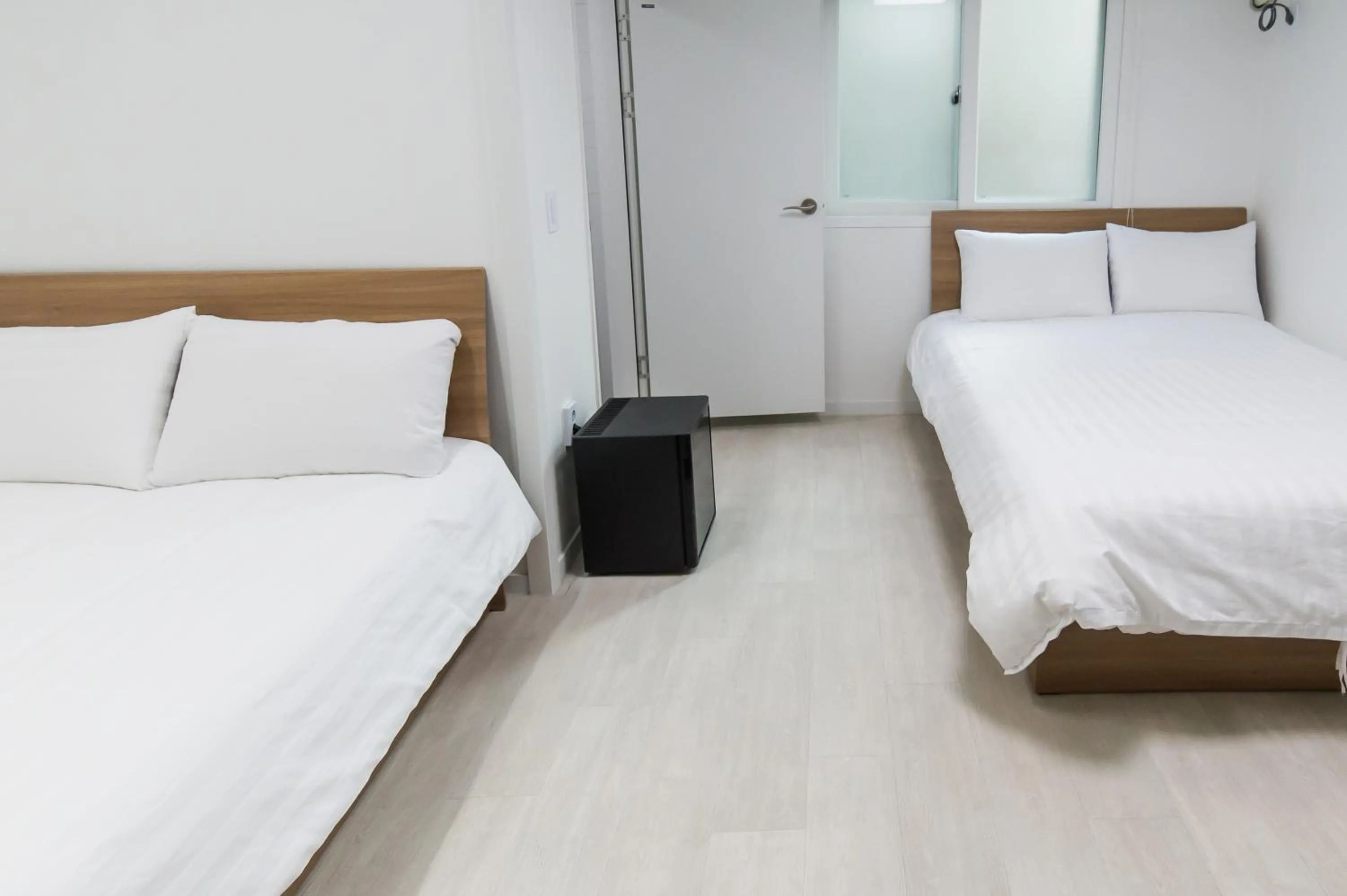 Bedroom, Bed in Kpop Haus