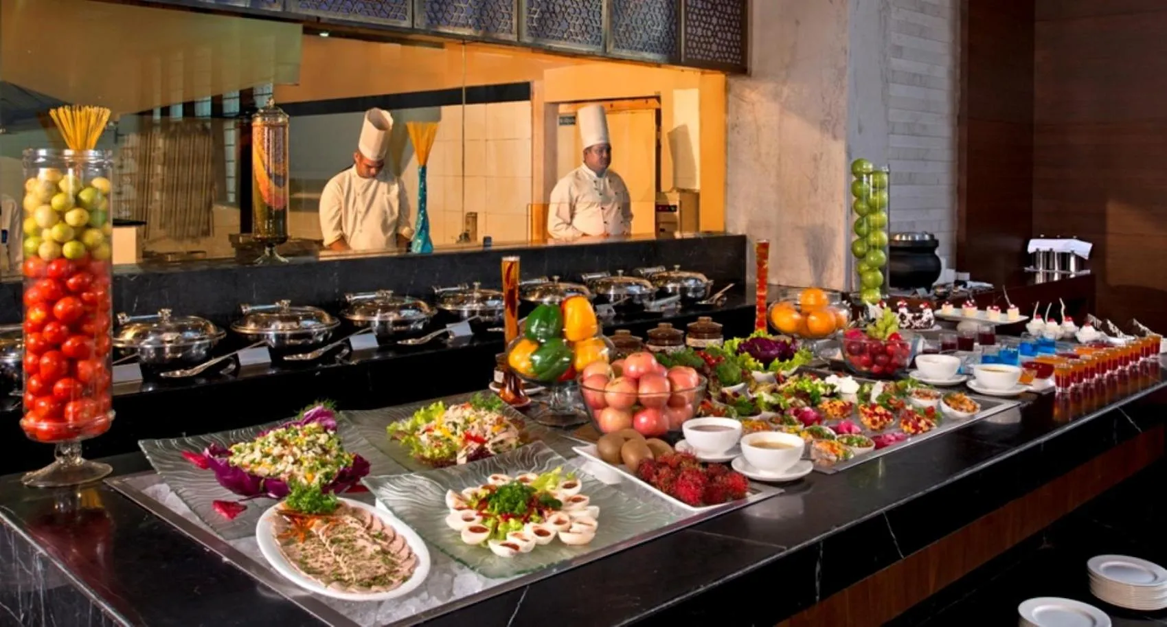 Buffet breakfast in Golden Tulip Lucknow