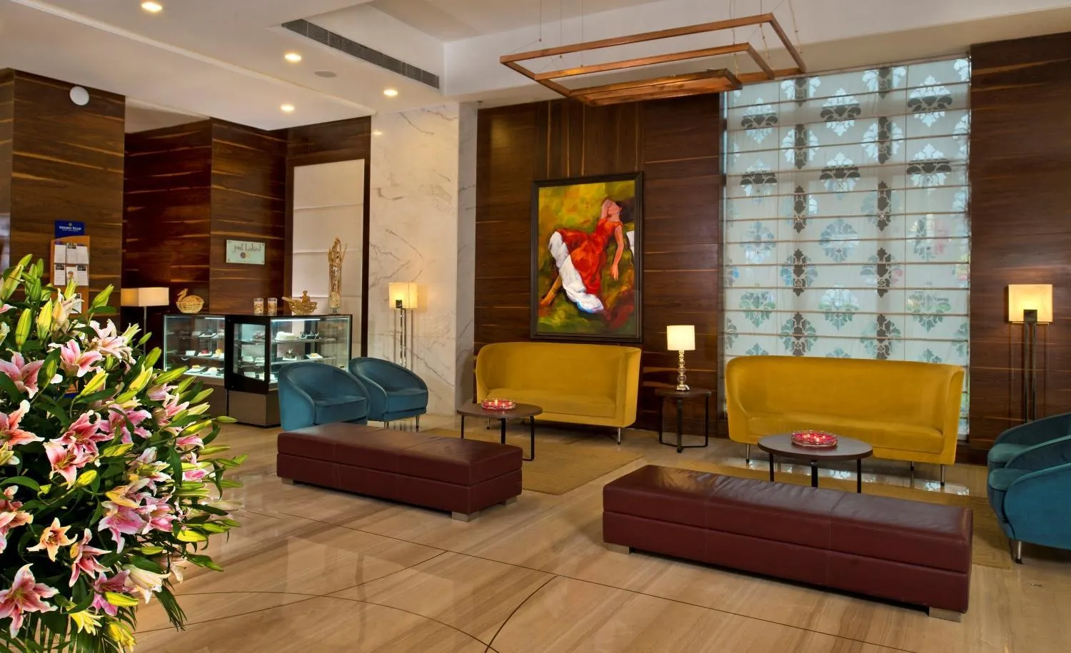 Seating area in Golden Tulip Lucknow