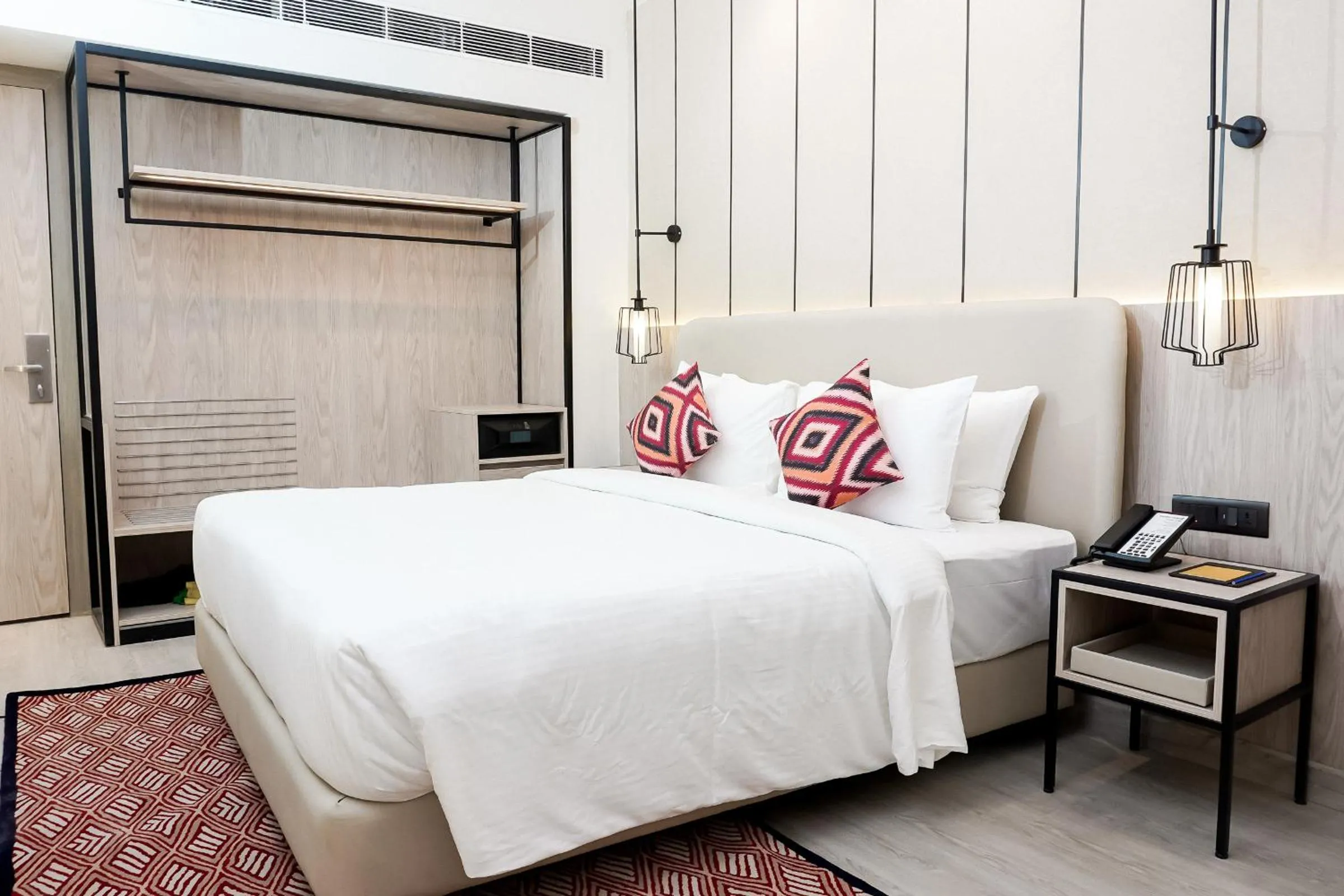 Bedroom, Bed in Golden Tulip Lucknow