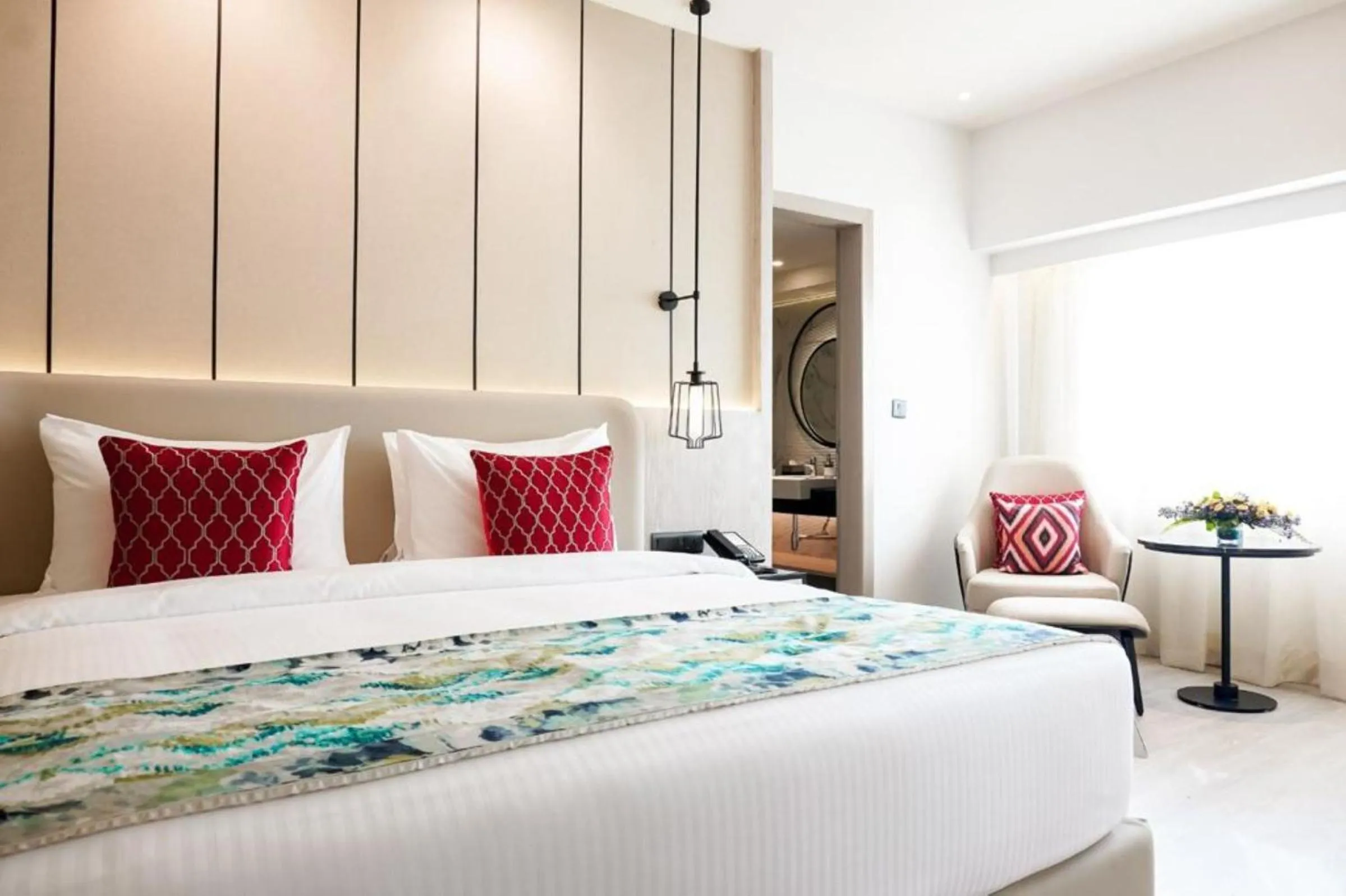 Bedroom, Bed in Golden Tulip Lucknow