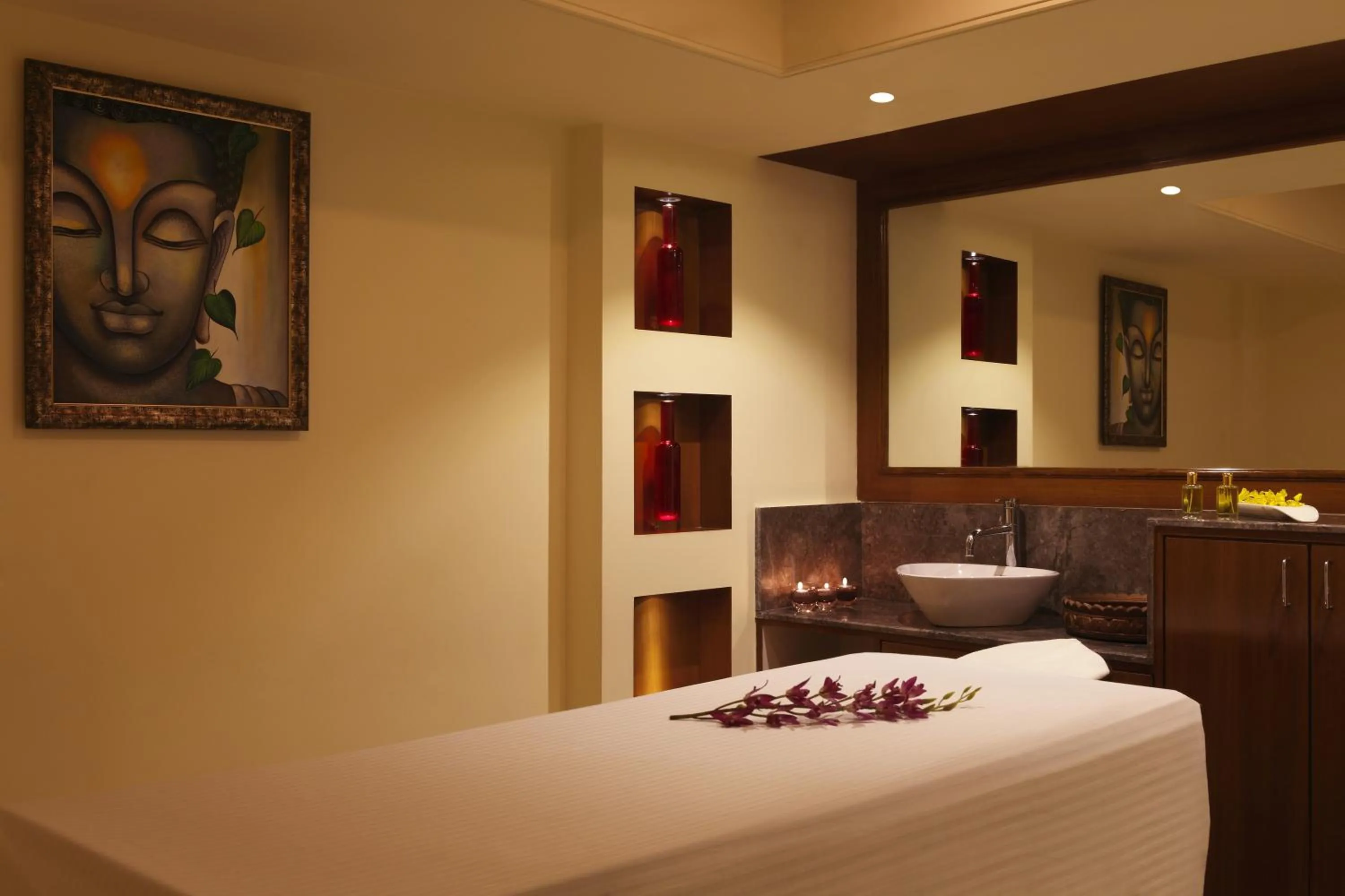 Massage, Bed in Lemon Tree Premier, Jaipur