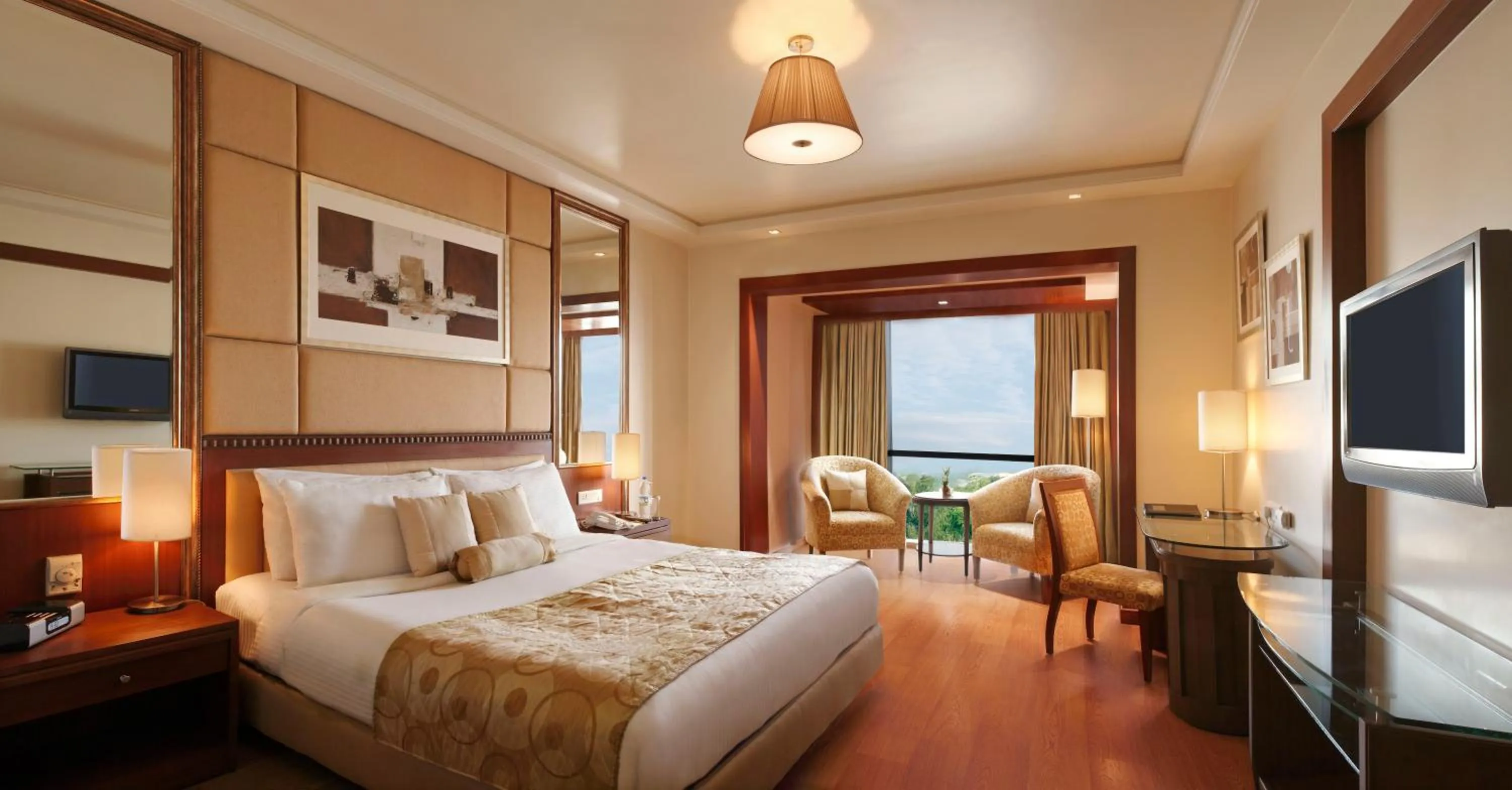 TV and multimedia, Bed in Lemon Tree Premier, Jaipur