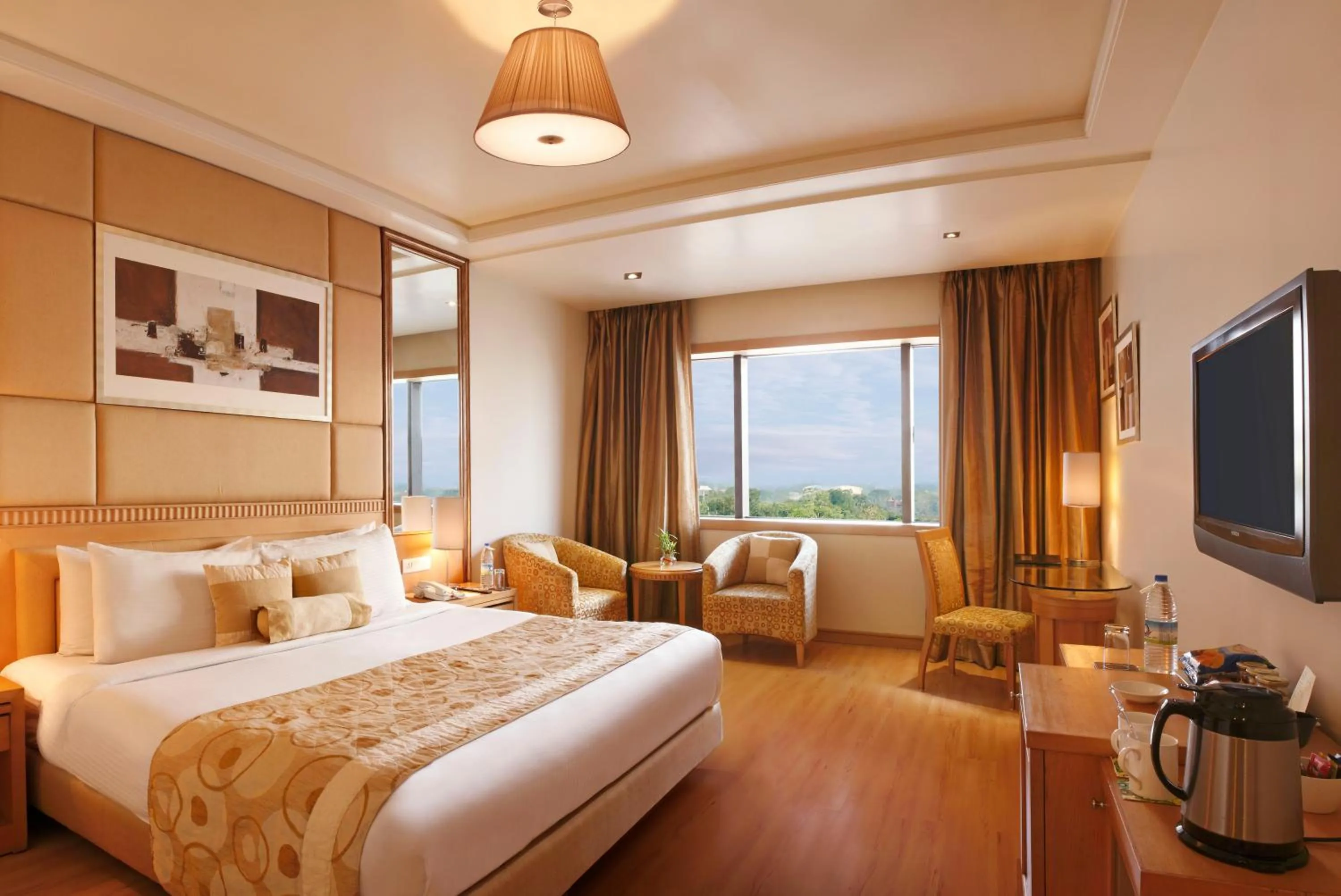 TV and multimedia, Bed in Lemon Tree Premier, Jaipur