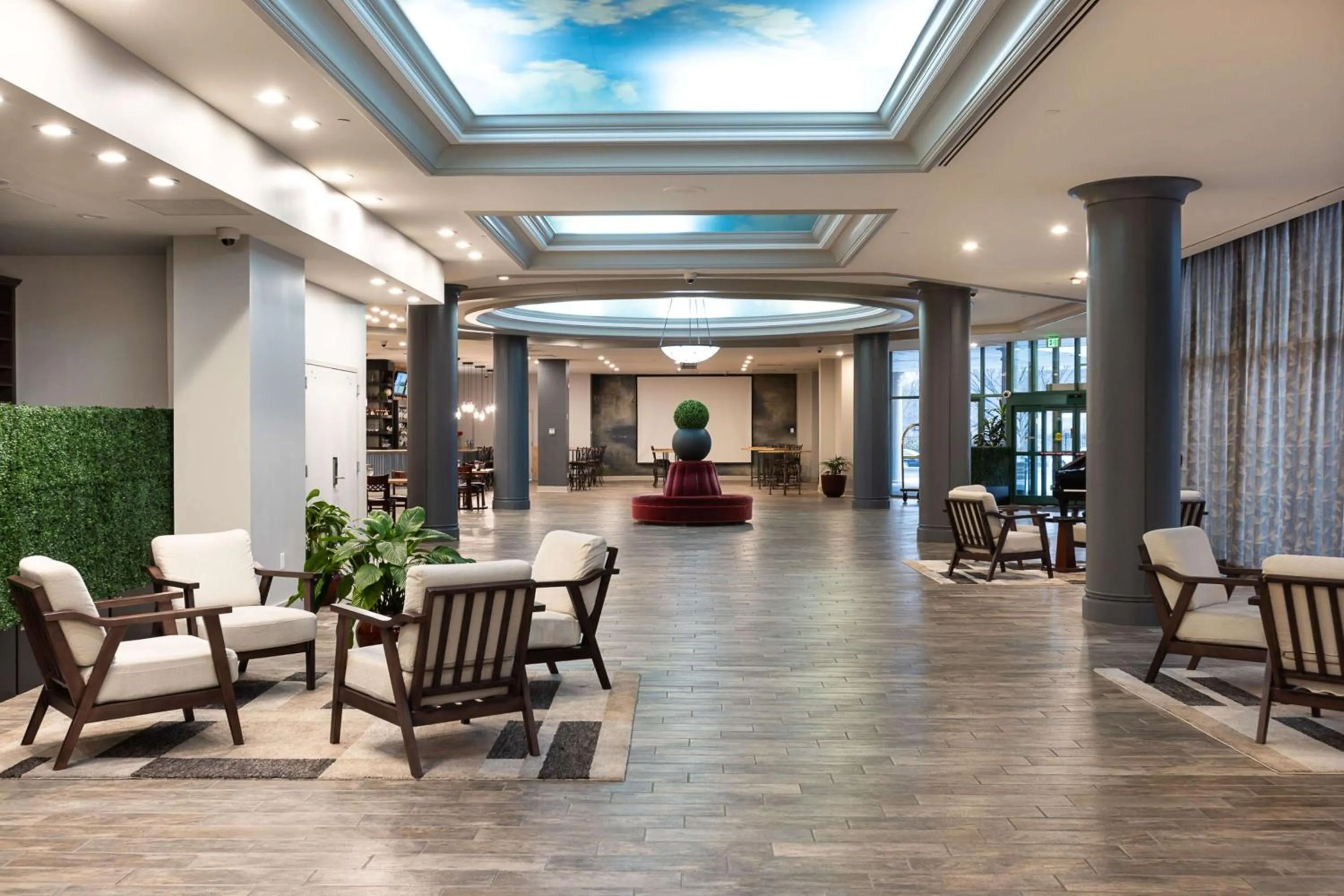 Lobby or reception in Inn at the Colonnade Baltimore - A DoubleTree by Hilton Hotel
