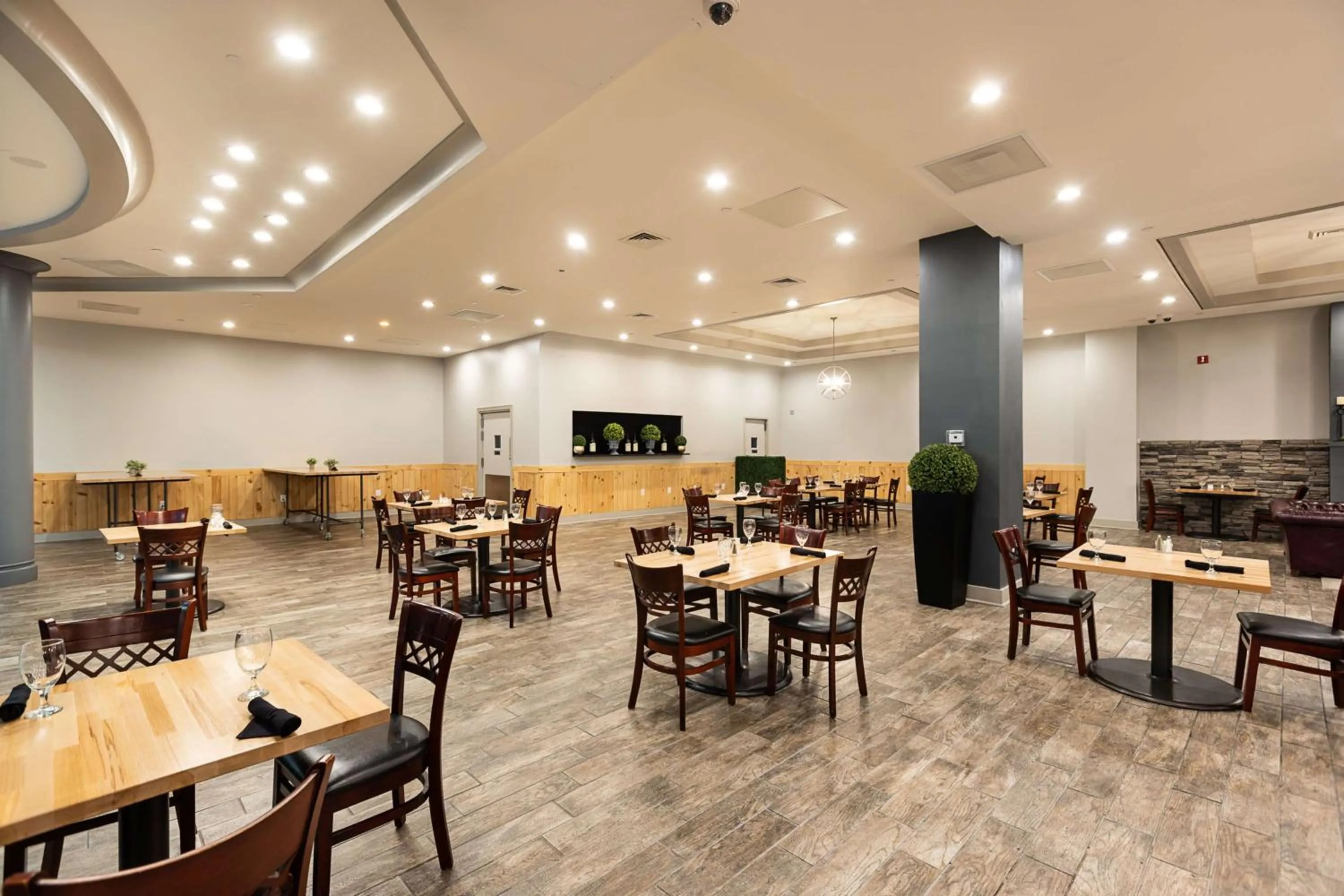 Restaurant/places to eat in Inn at the Colonnade Baltimore - A DoubleTree by Hilton Hotel