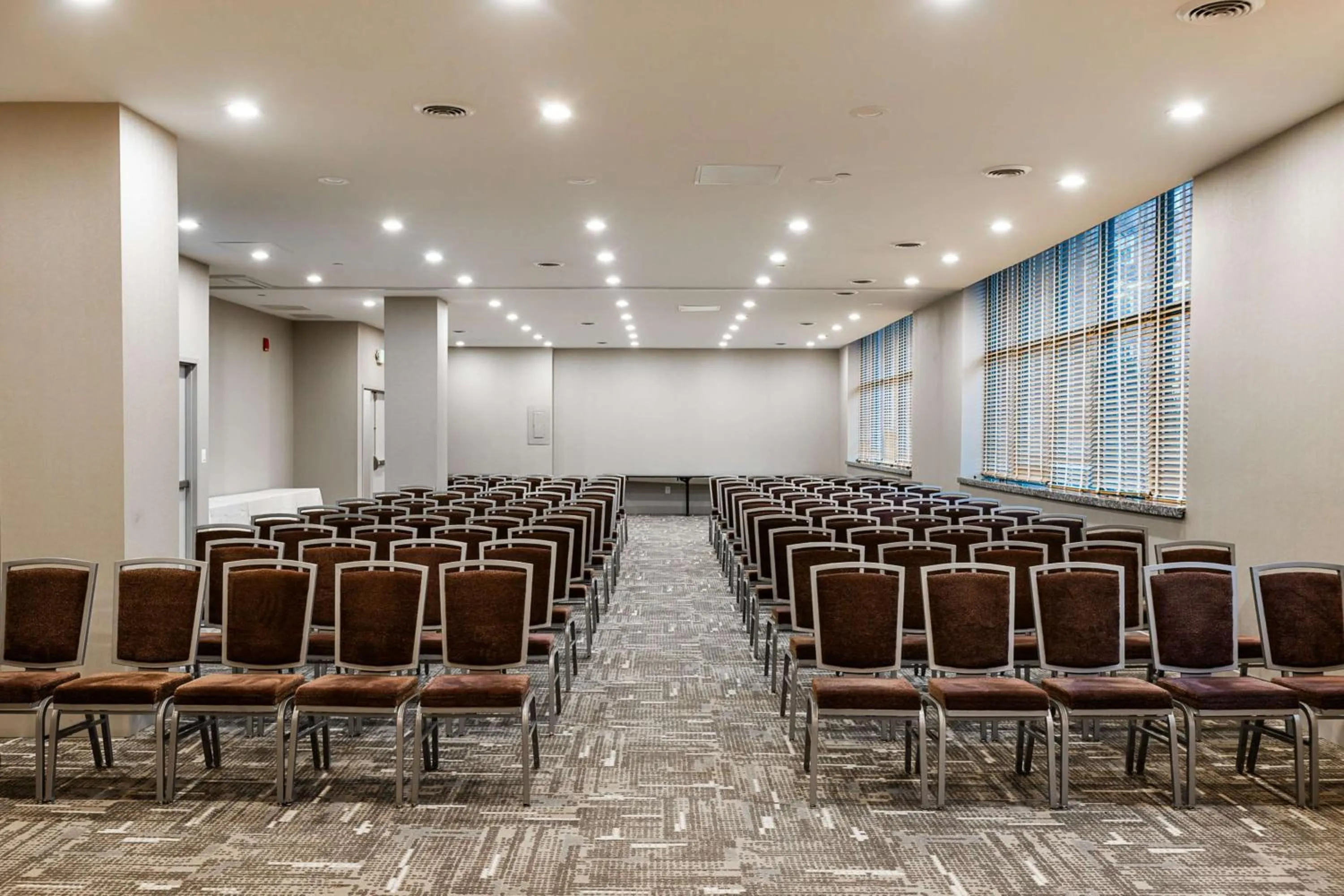 Meeting/conference room in Inn at the Colonnade Baltimore - A DoubleTree by Hilton Hotel