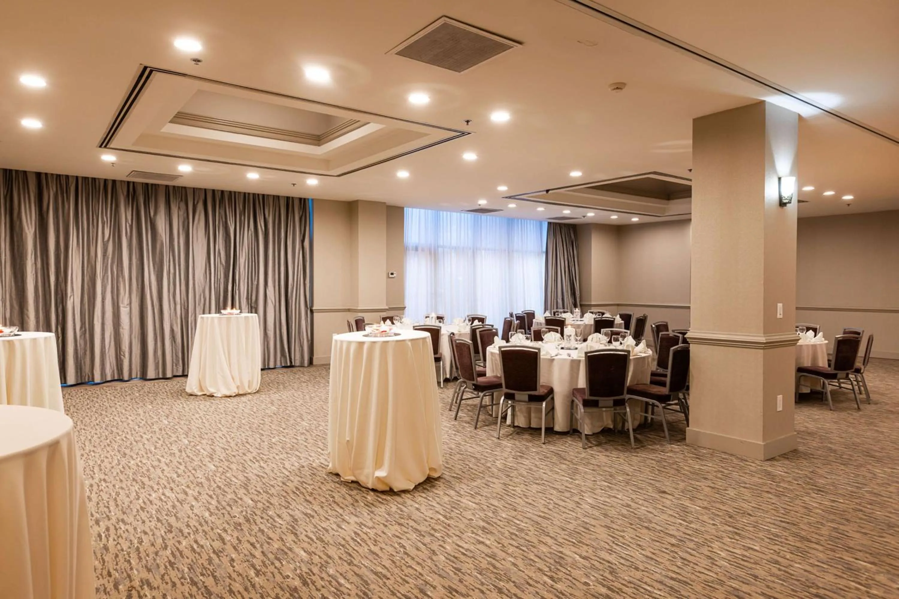 Meeting/conference room in Inn at the Colonnade Baltimore - A DoubleTree by Hilton Hotel
