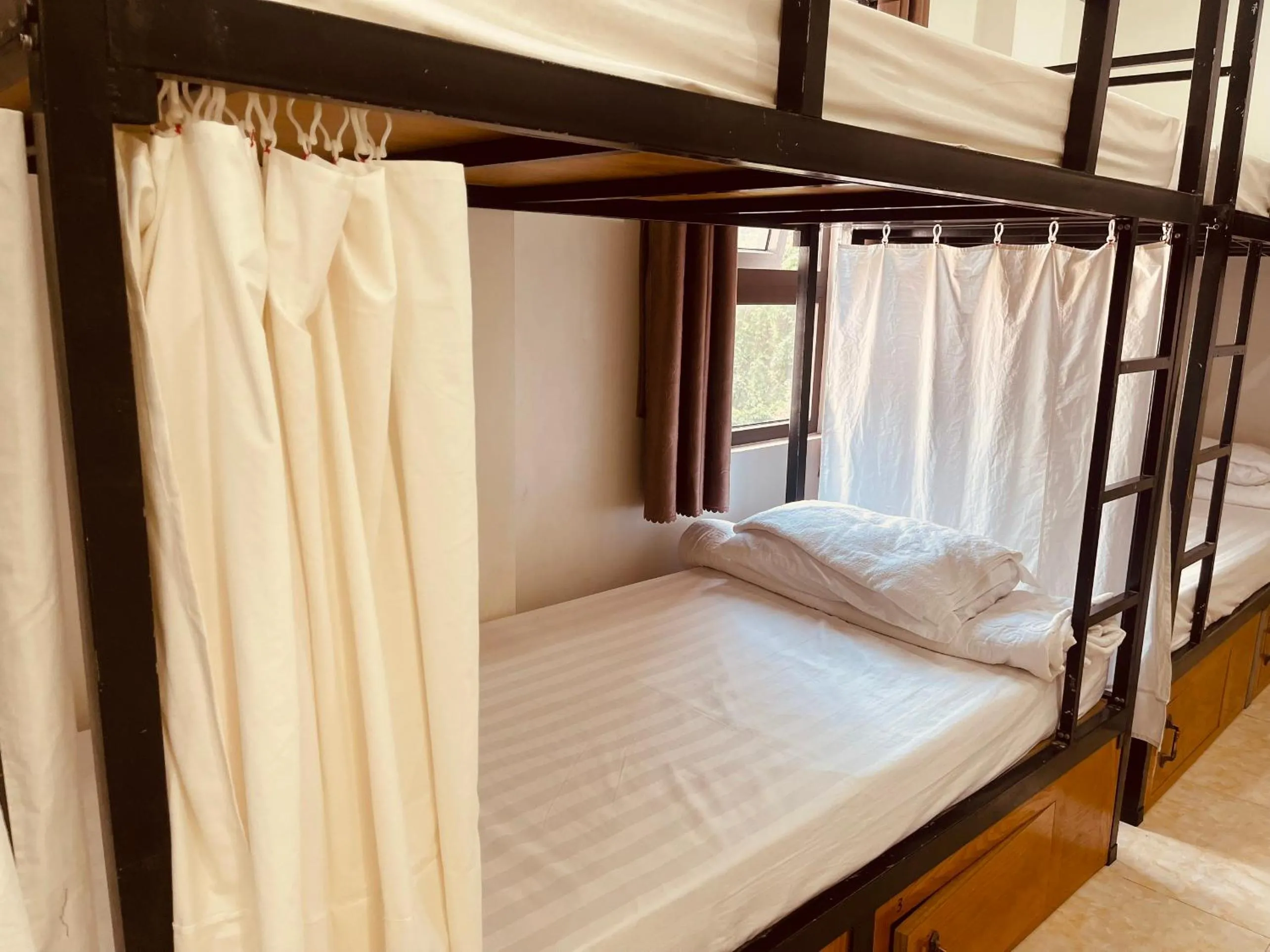 Bed in CatBa Sky View Hotel