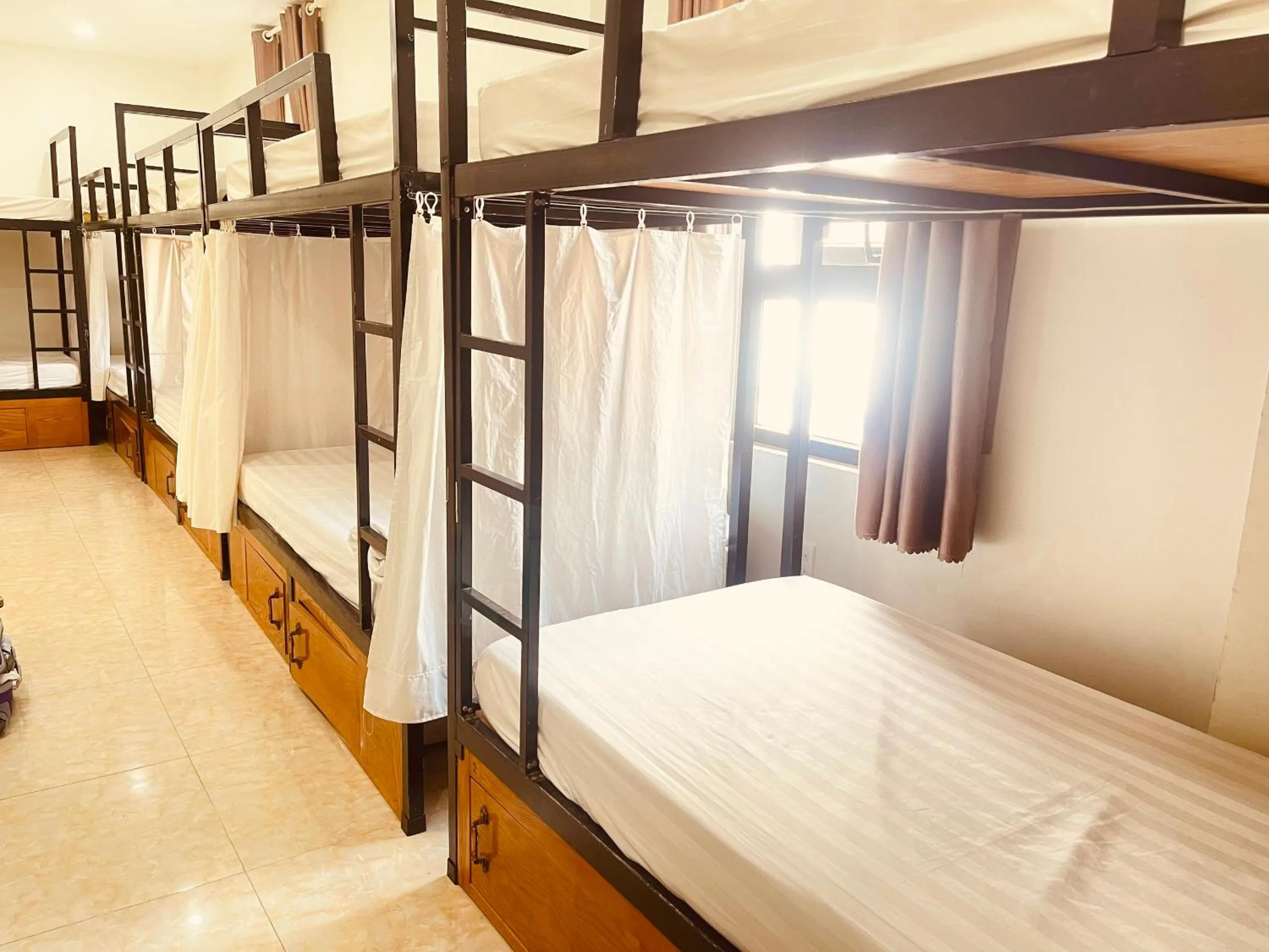 Bed in CatBa Sky View Hotel