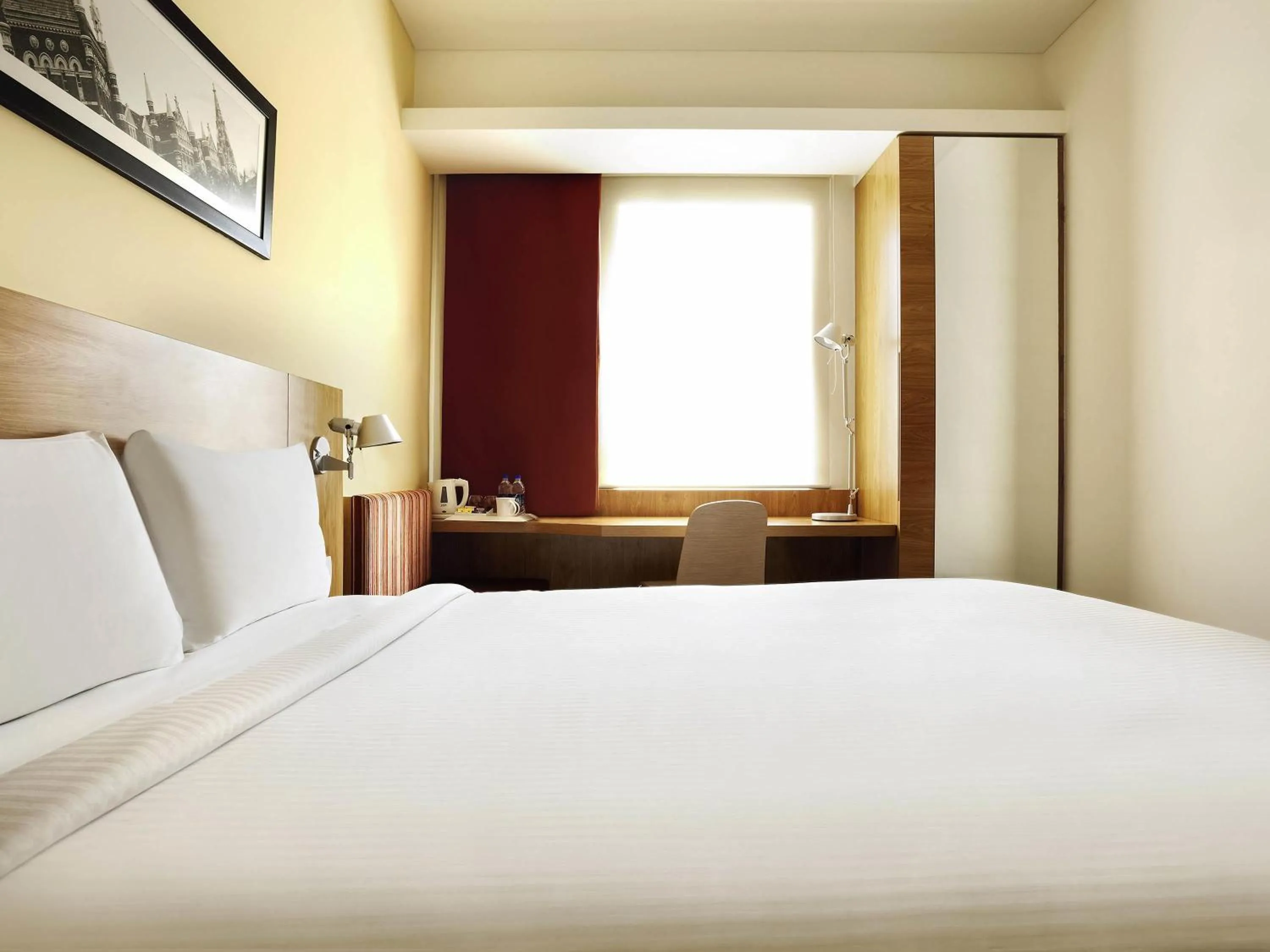 Bedroom, Bed in ibis Navi Mumbai - An Accor Brand