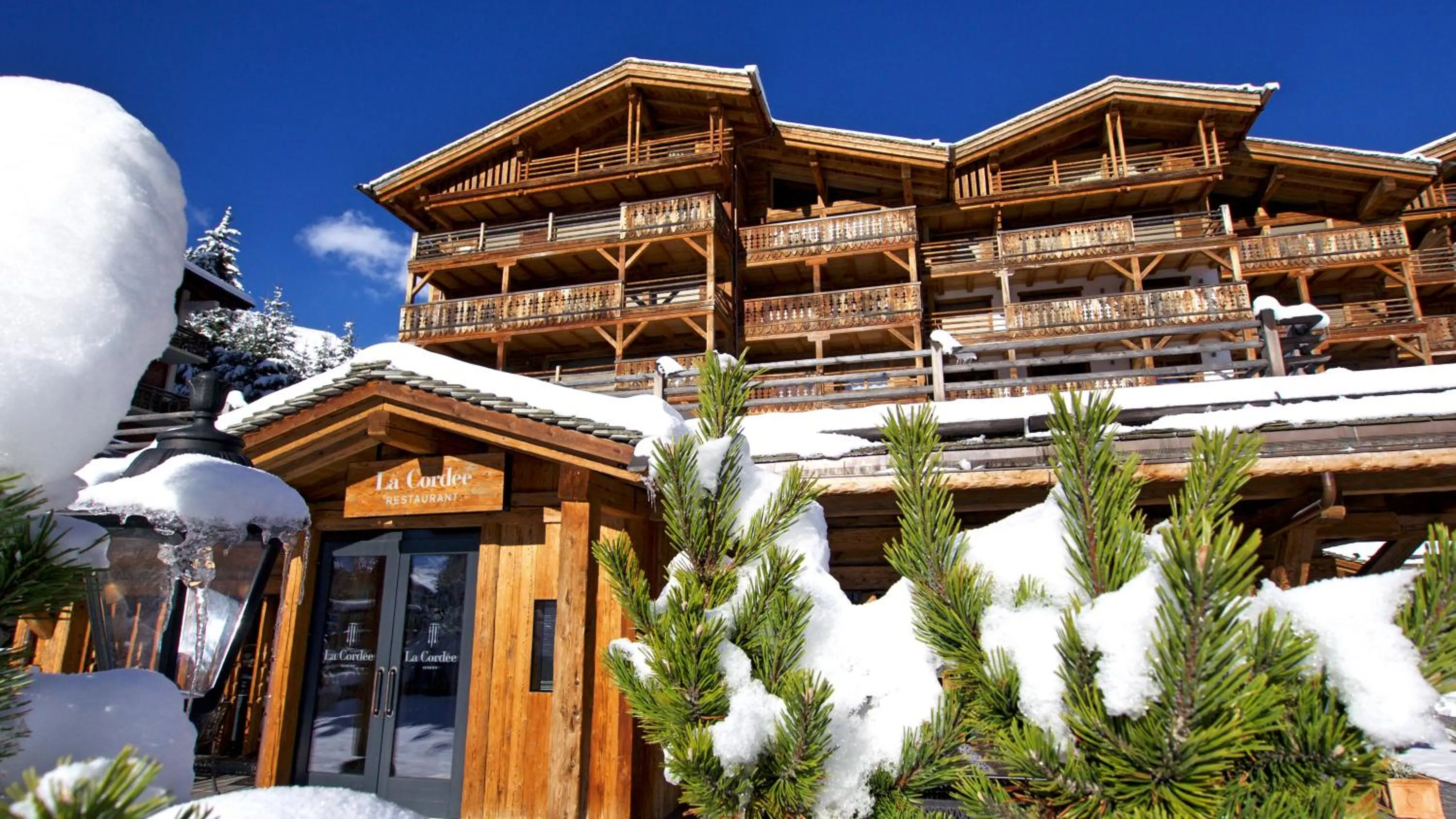 Property building in La Cordée des Alpes SUP