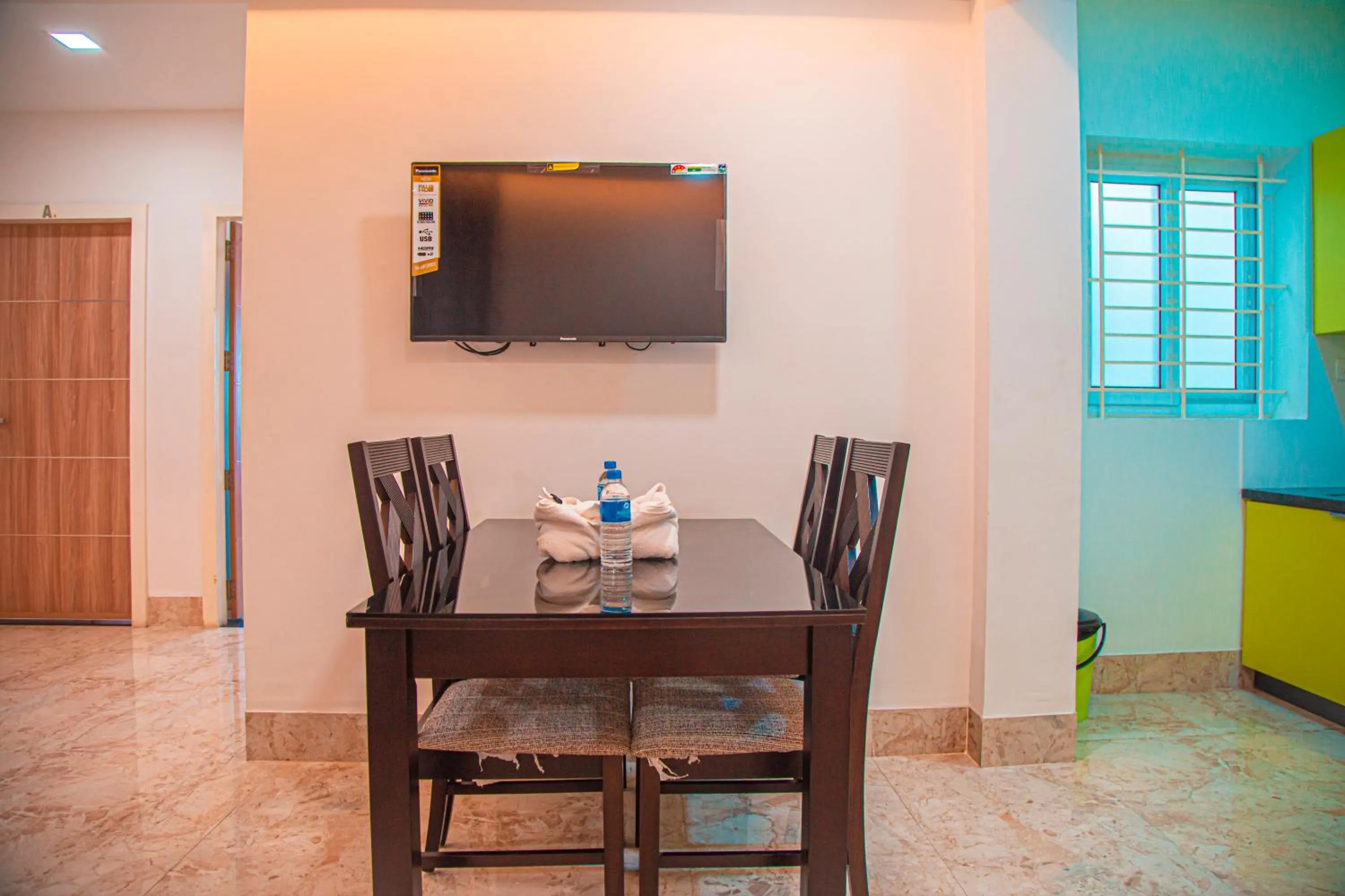 Dining area in Park Avenue Suites