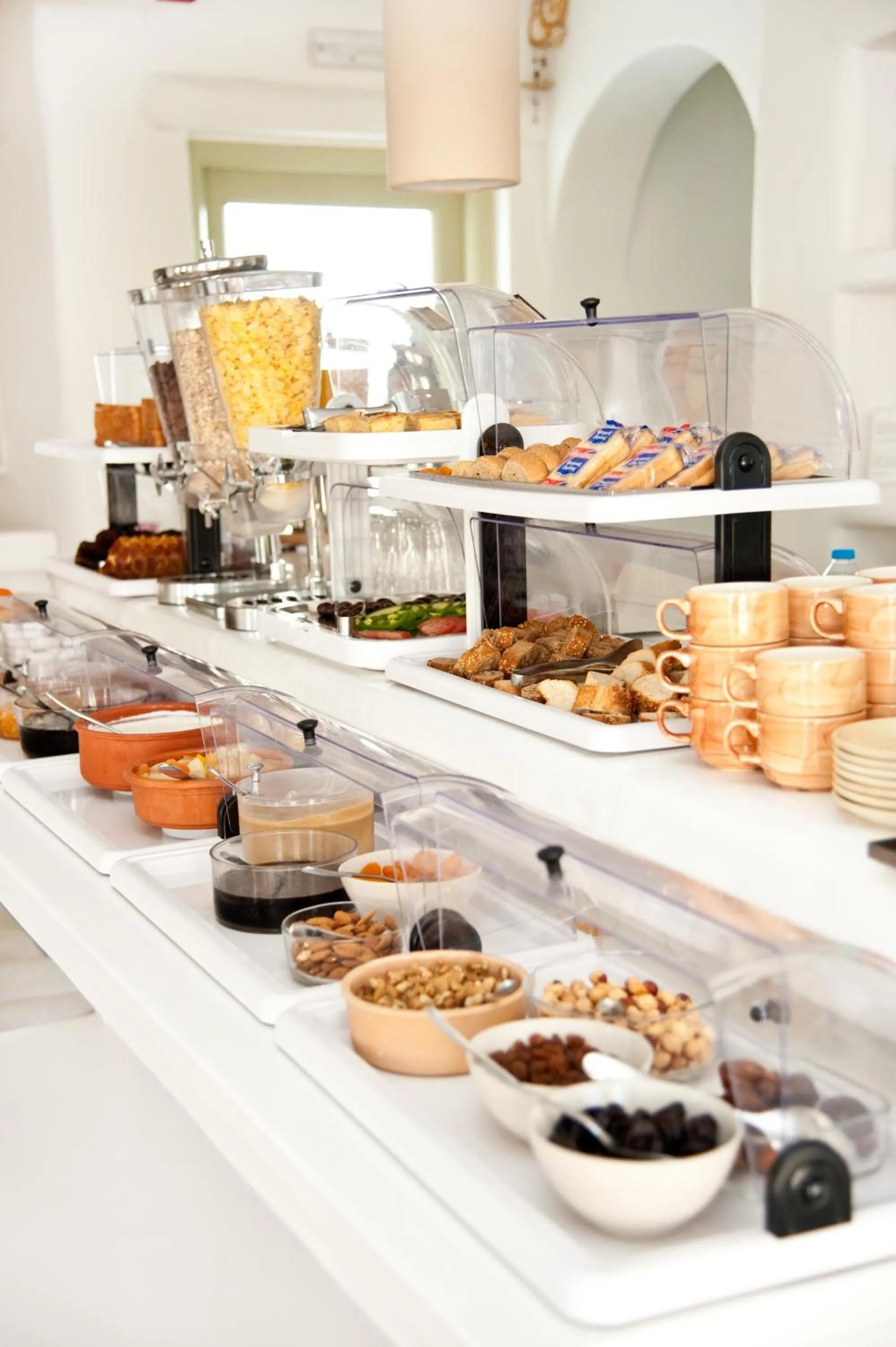 Communal lounge/ TV room in Altana Boutique Hotel