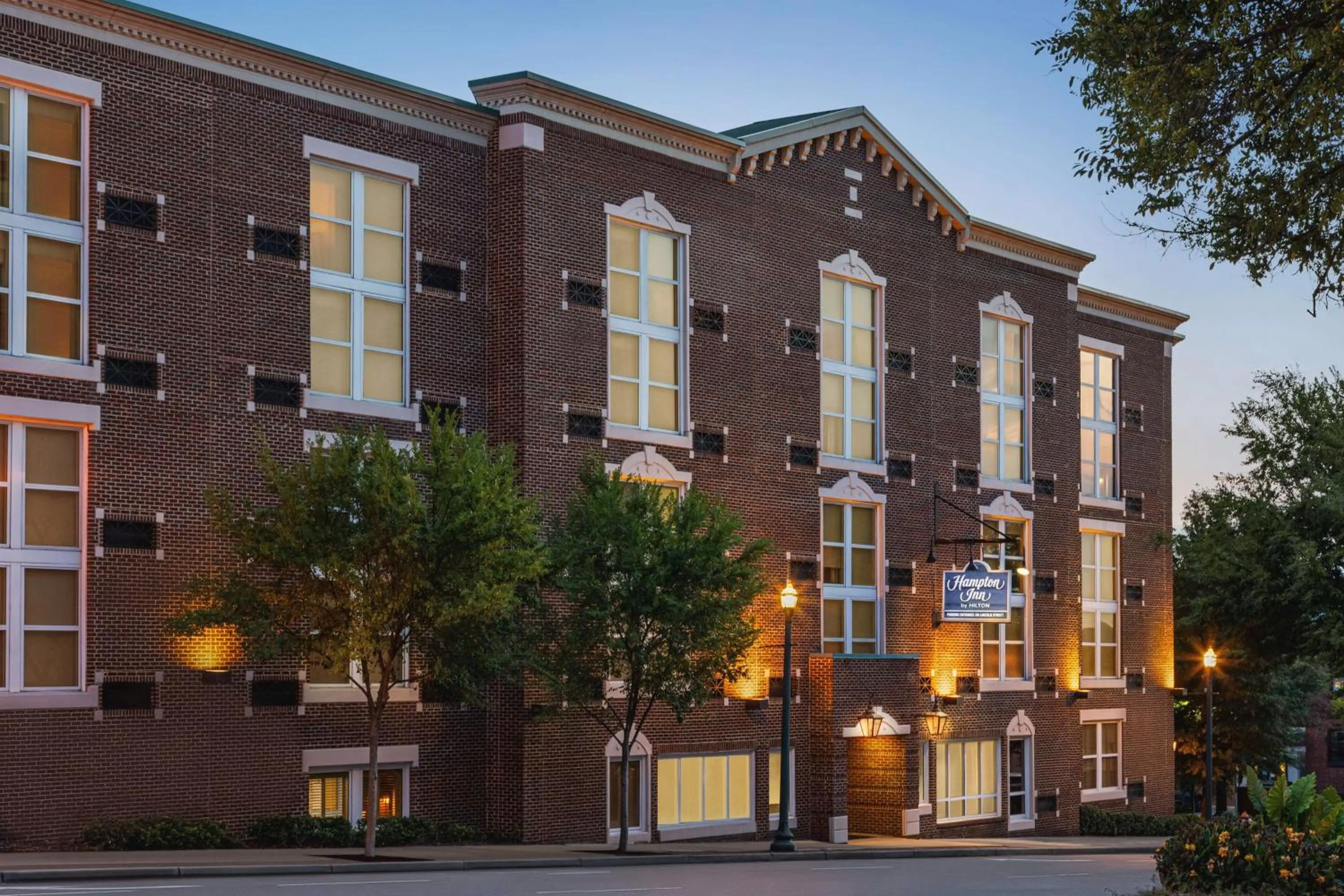 Property building in Hampton Inn Columbia-Downtown Historic District