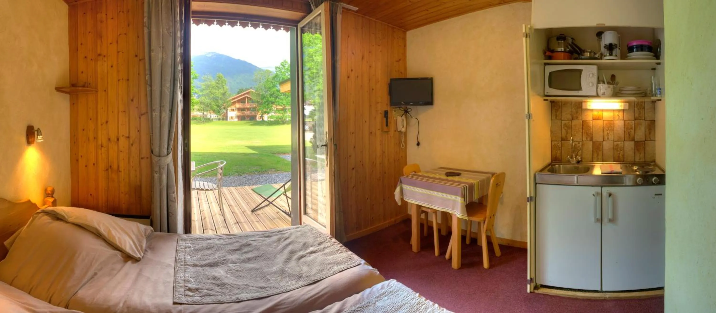 Photo of the whole room in Résidence La Cour