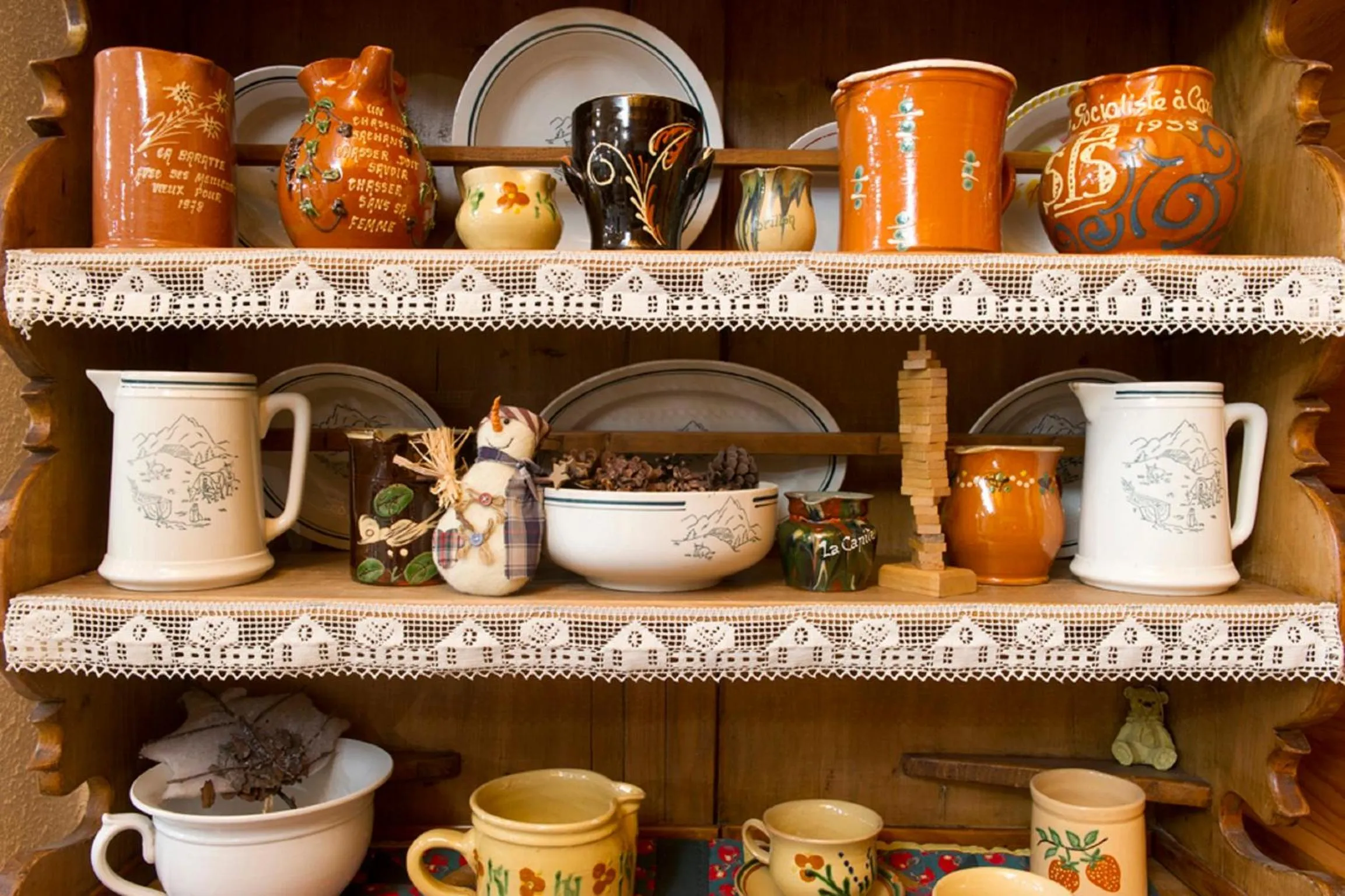 Decorative detail in Résidence La Cour