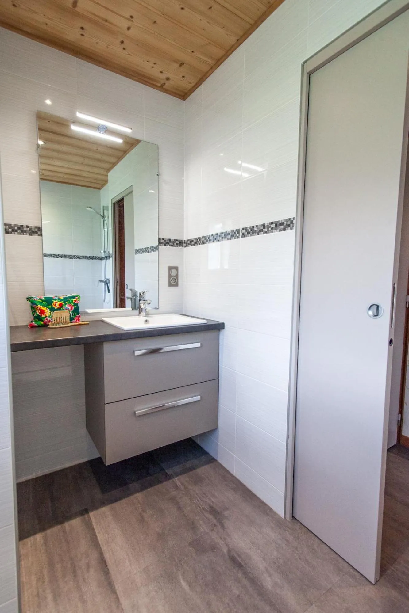 Shower in Appartements Giffre et Clesson - DAHU COMPAGNIE