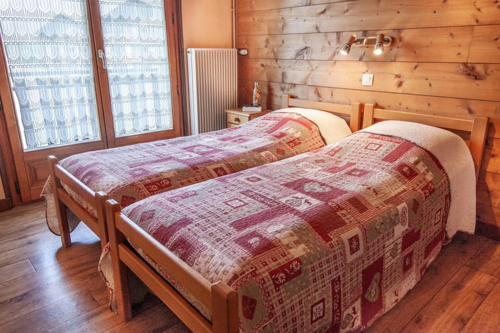 Bedroom, Bed in Appartements Giffre et Clesson - DAHU COMPAGNIE