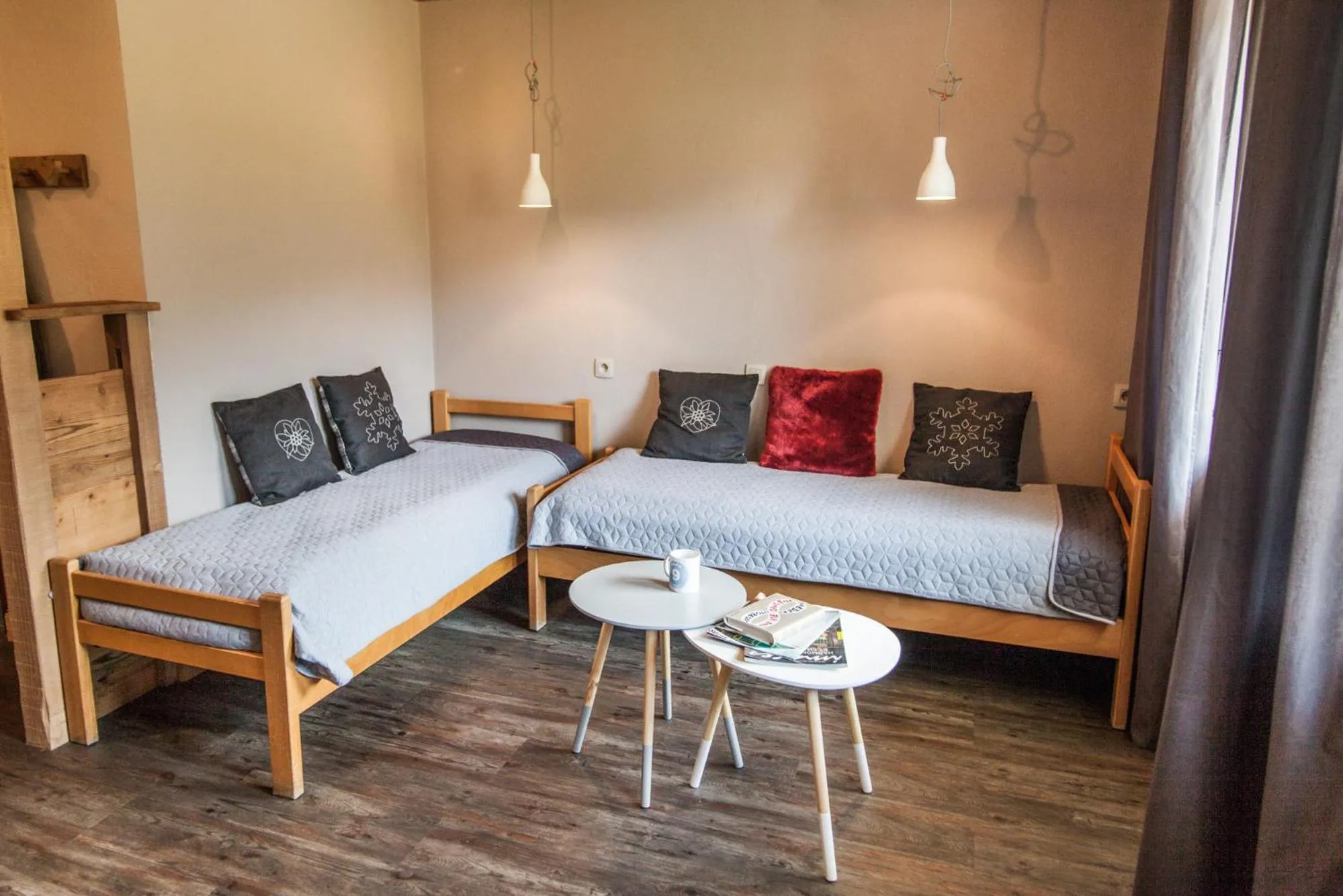 Bed in Appartements Giffre et Clesson - DAHU COMPAGNIE