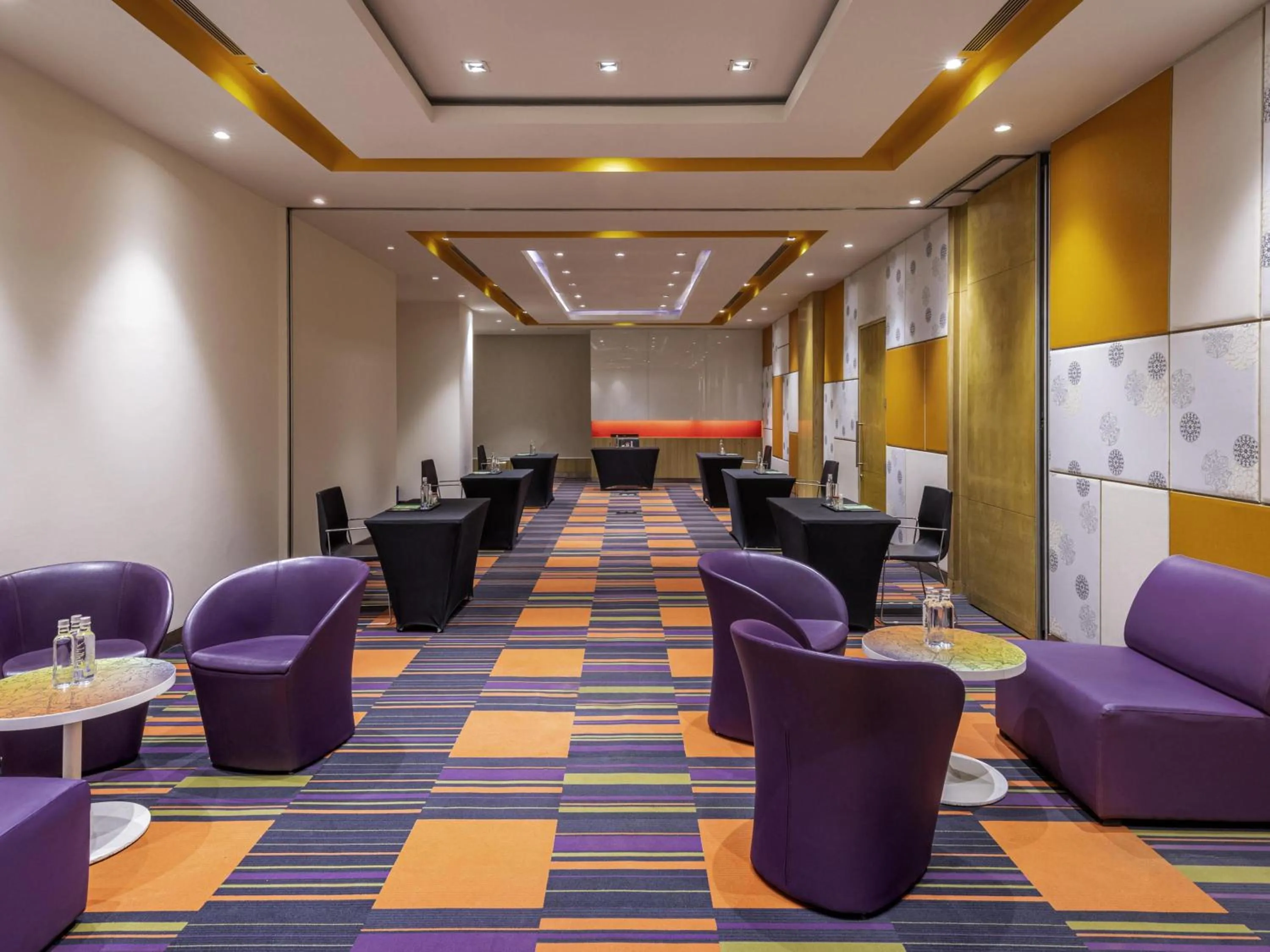 Meeting/conference room in ibis New Delhi Aerocity - An Accor Brand