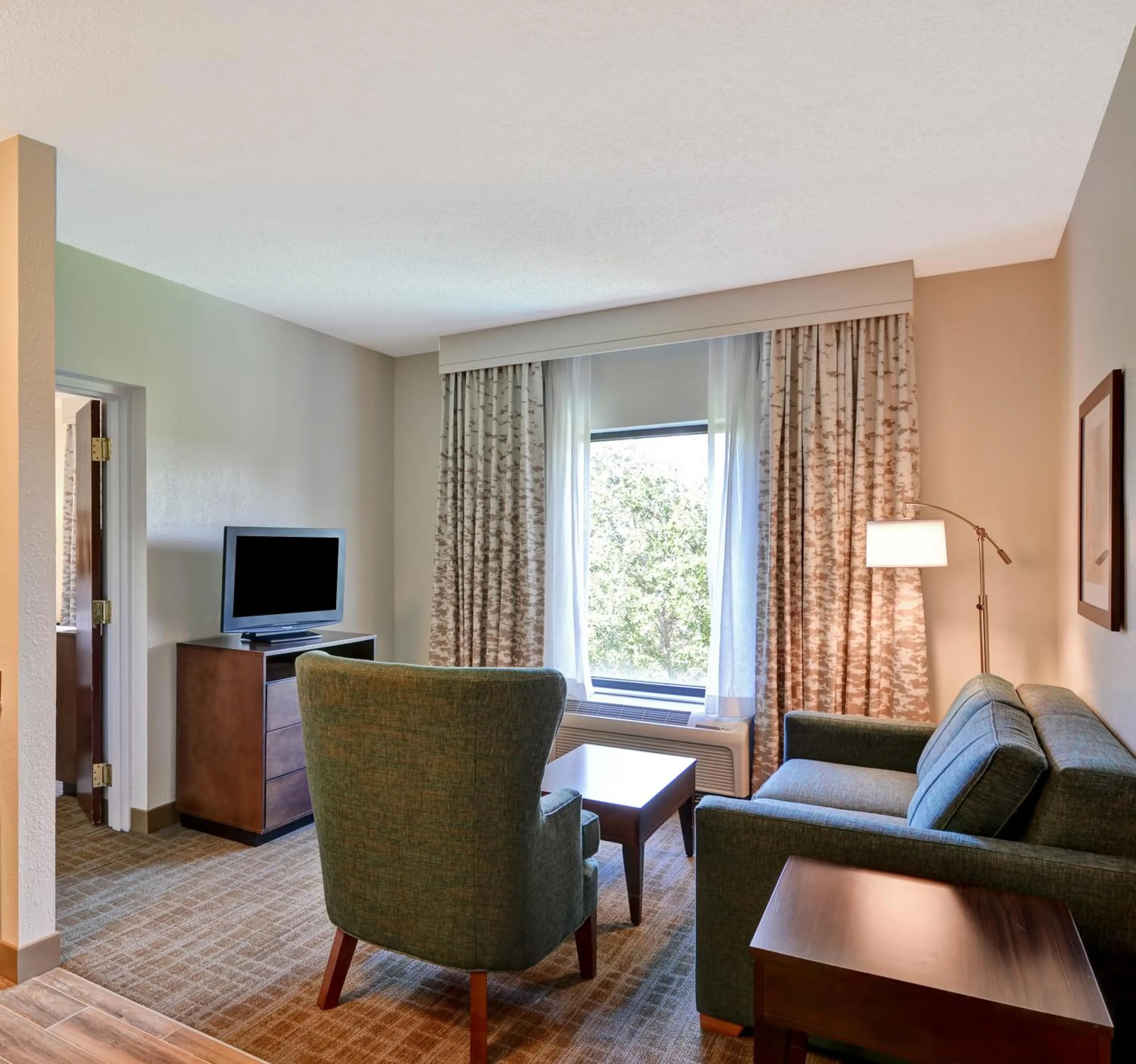 Living room in Hampton Inn & Suites Boynton Beach