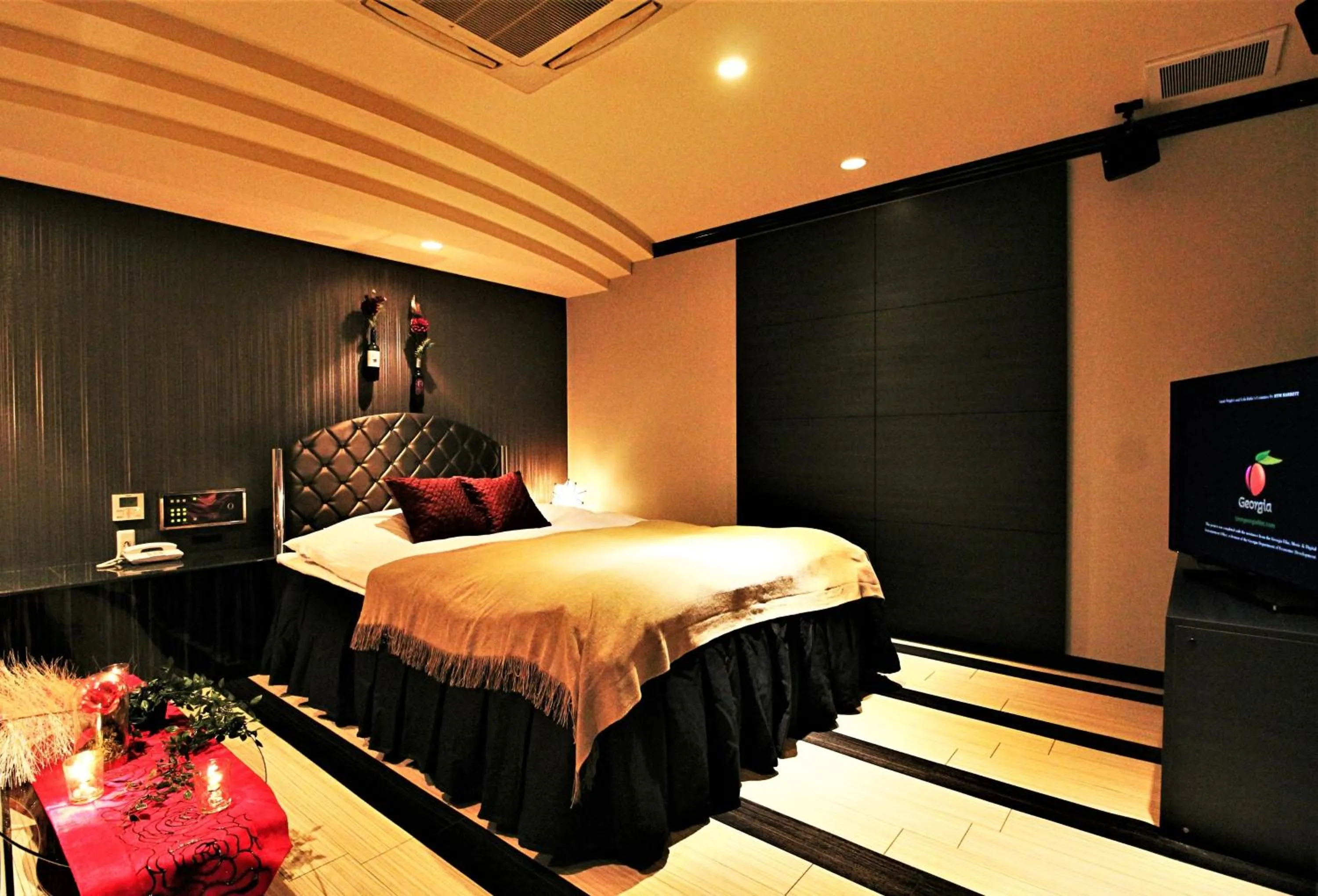 Bed in HOTEL O2 -全室人工ラドン温泉-Adult only