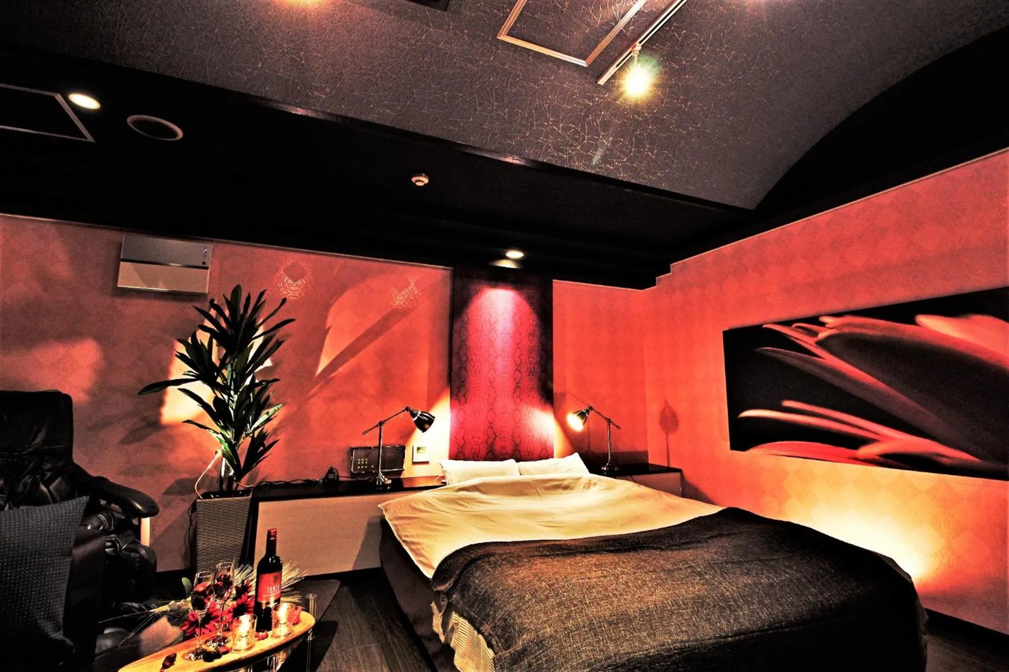 Bed in HOTEL O2 -全室人工ラドン温泉-Adult only