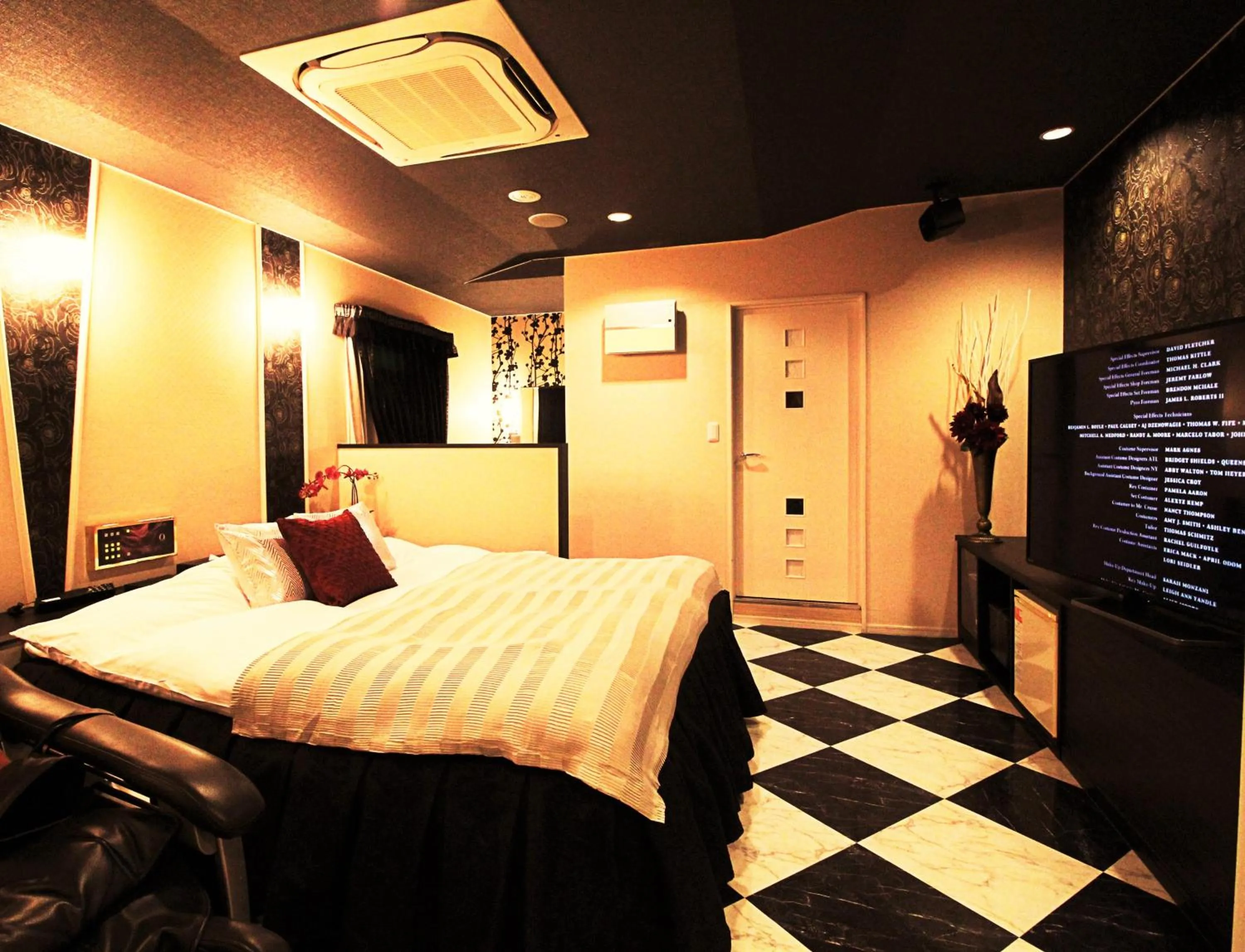 Bed in HOTEL O2 -全室人工ラドン温泉-Adult only