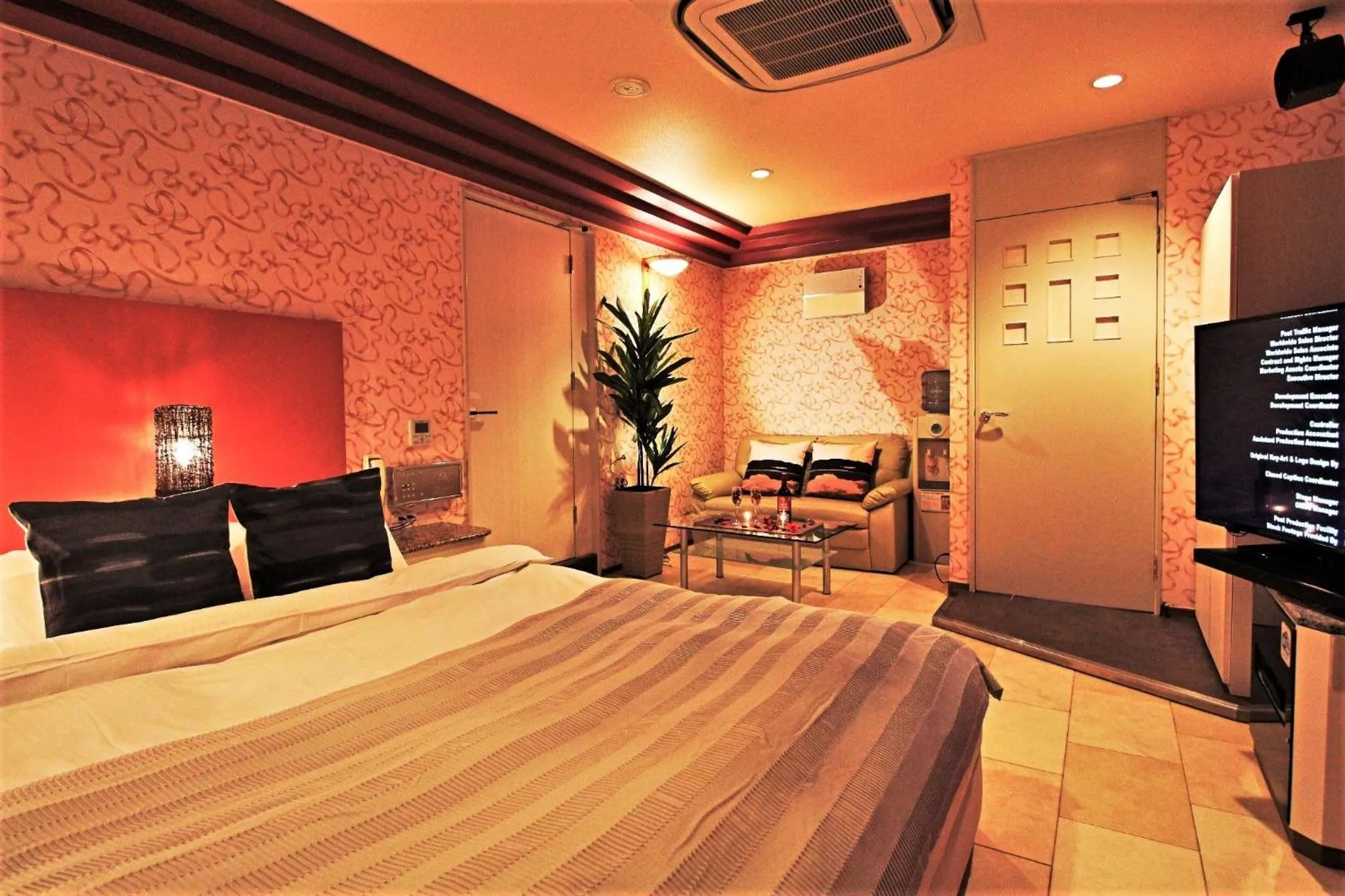 Bed in HOTEL O2 -全室人工ラドン温泉-Adult only