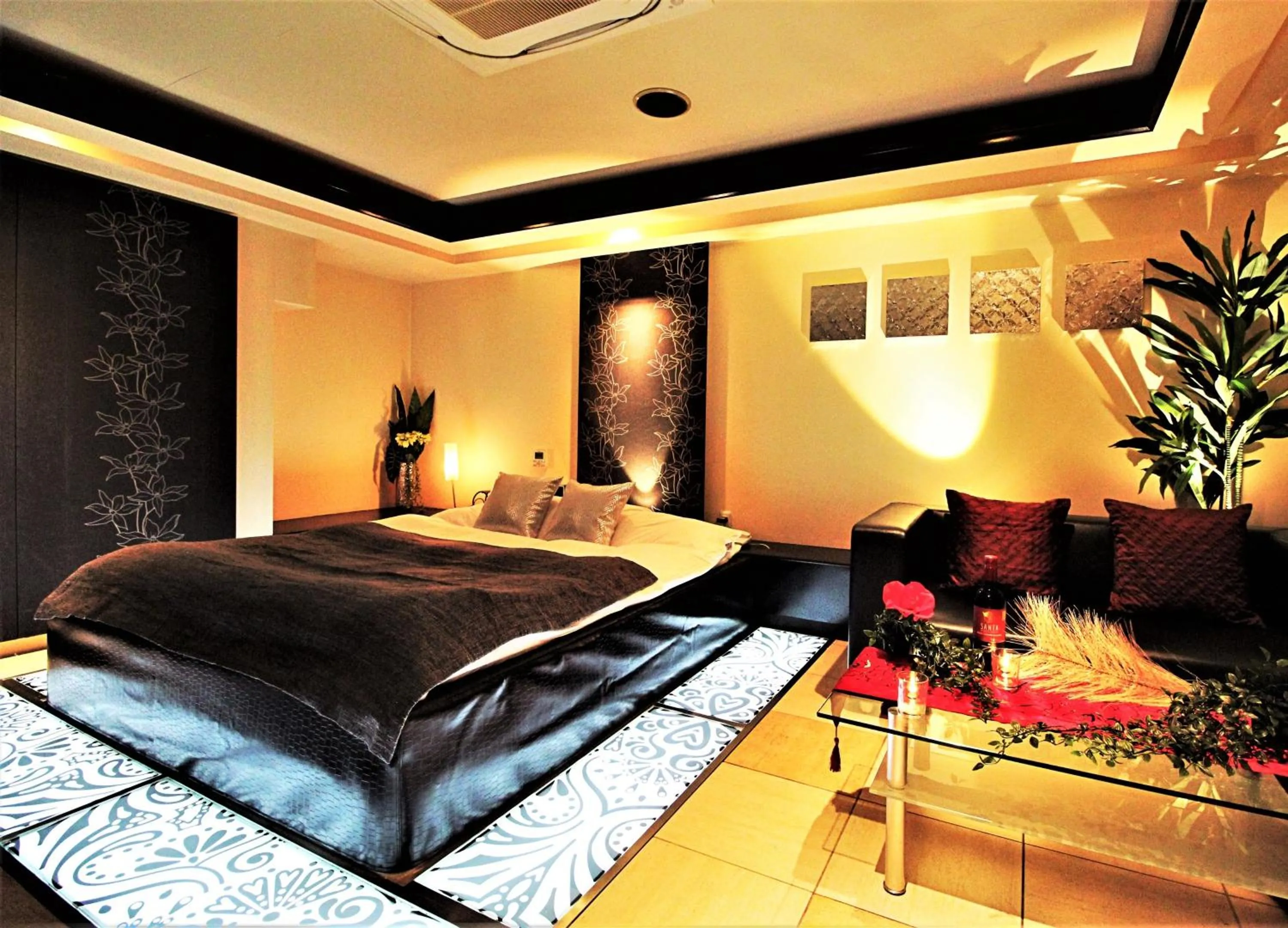 Bed in HOTEL O2 -全室人工ラドン温泉-Adult only