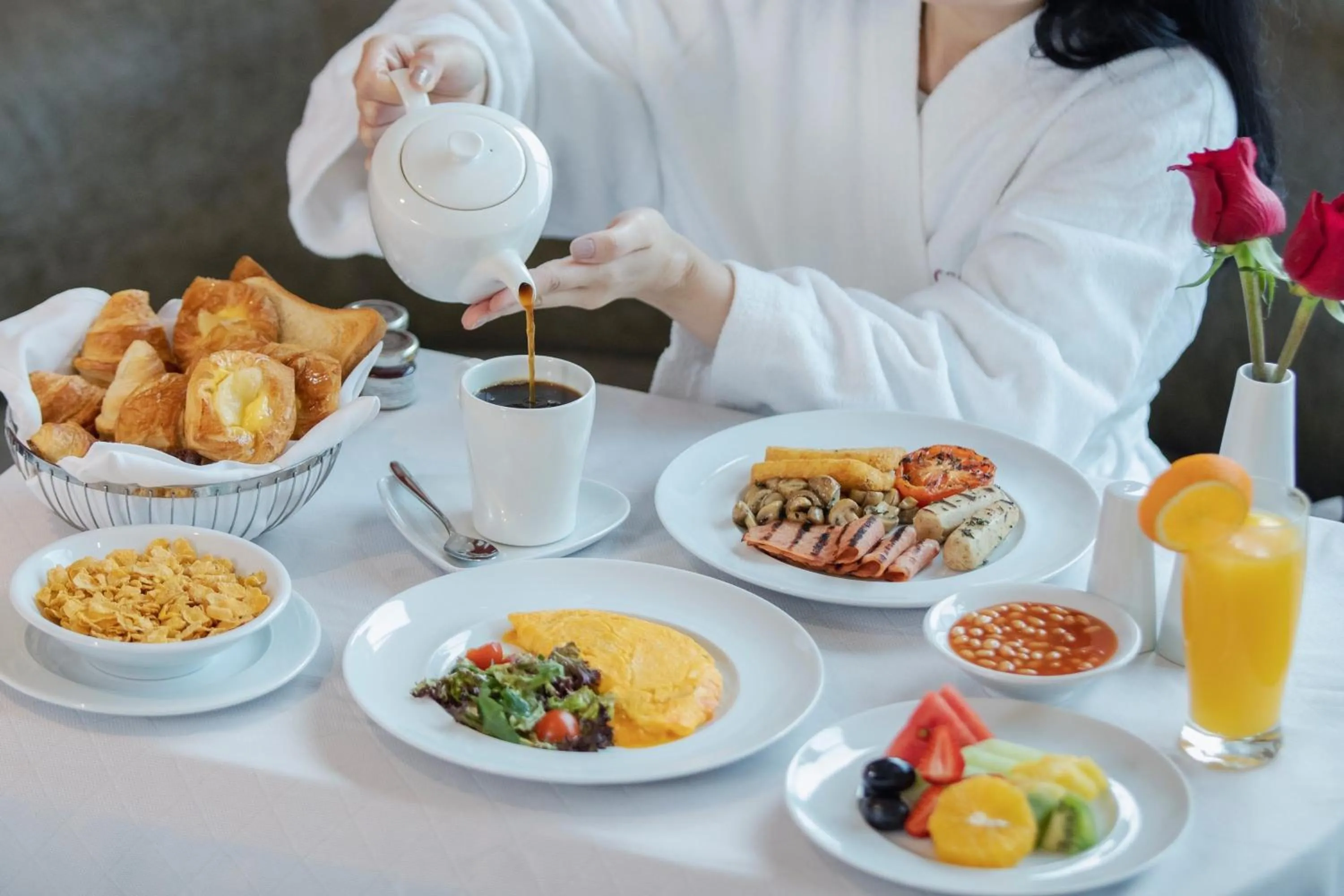 Photo of the whole room in Crowne Plaza Doha - The Business Park by IHG