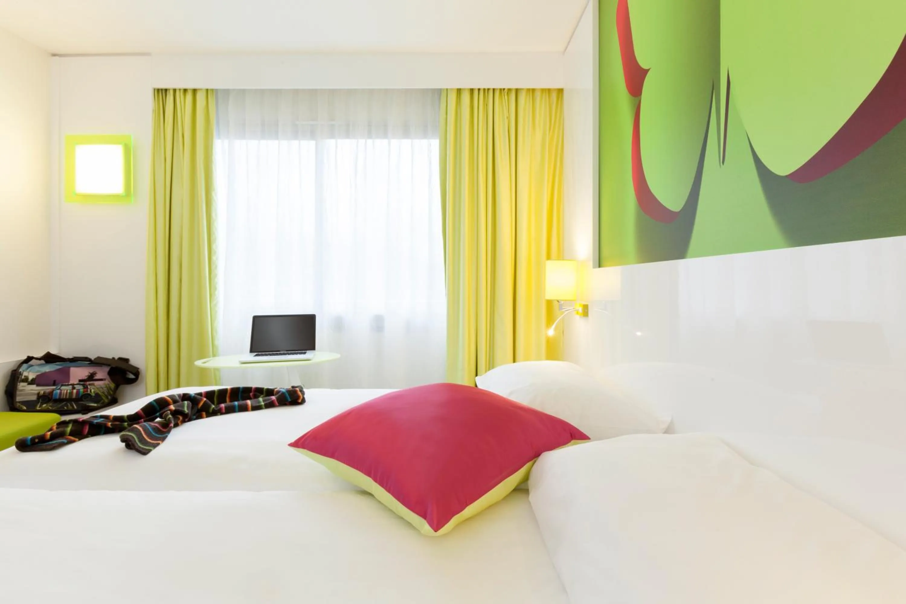 Bedroom, Bed in ibis Styles Bordeaux Saint Médard