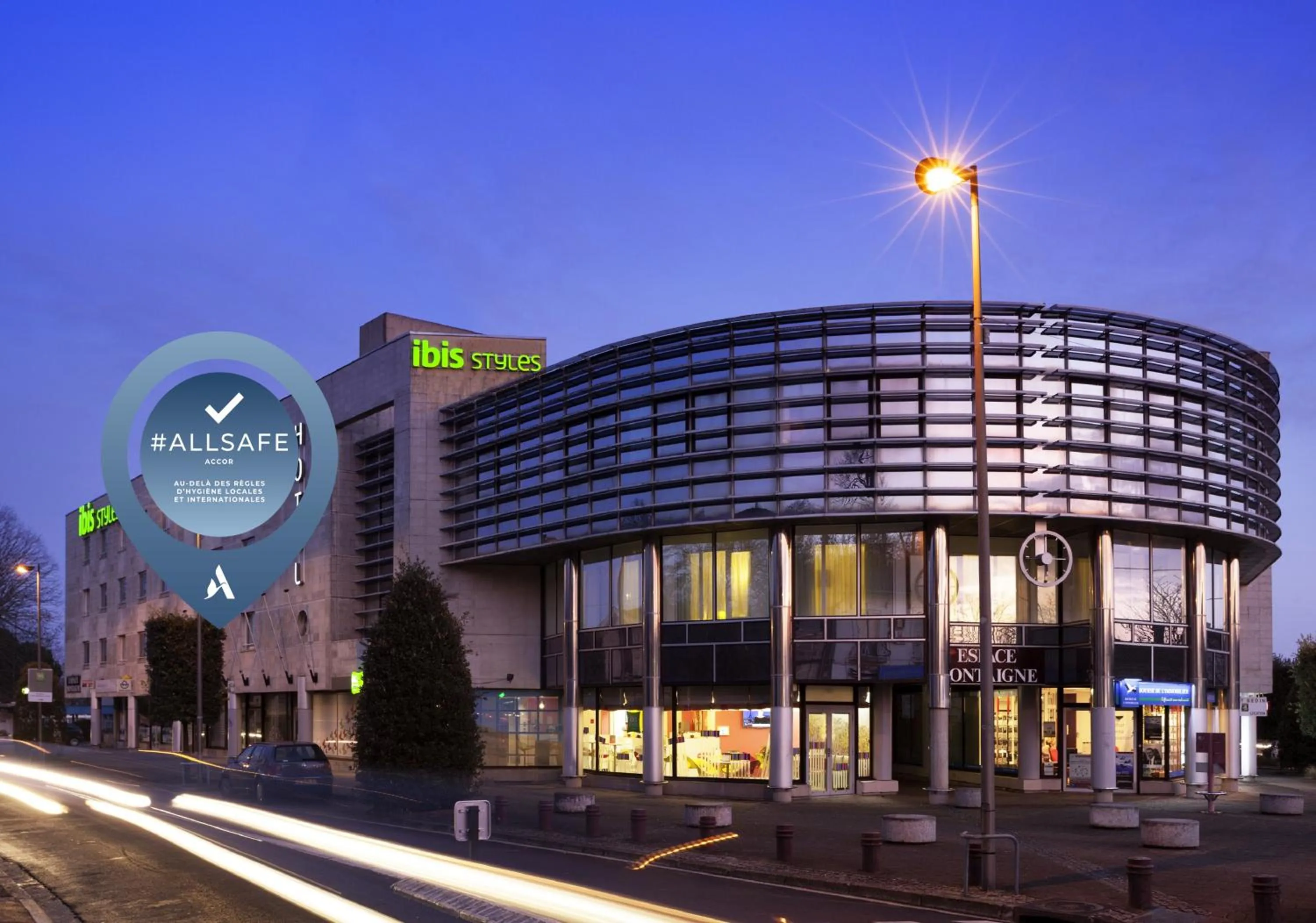 Facade/entrance in ibis Styles Bordeaux Saint Médard