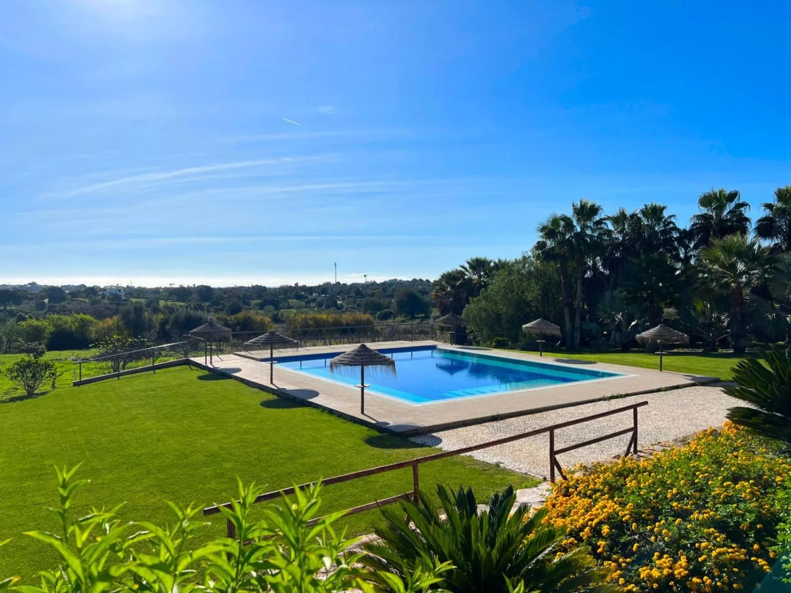 Swimming pool in Quinta Saleiro Guesthouse