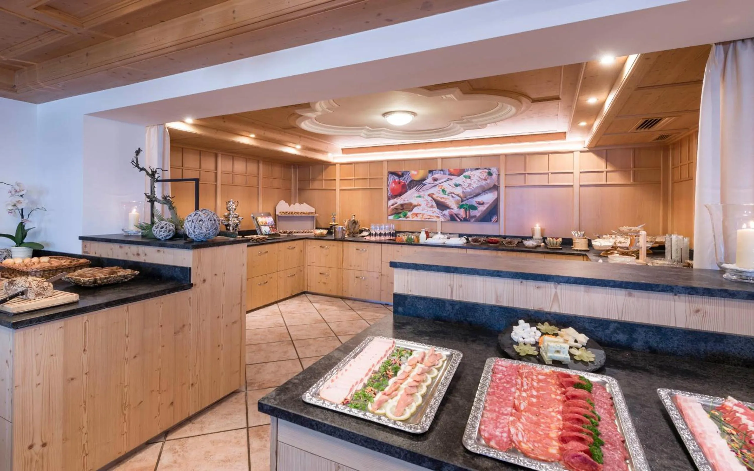 Buffet breakfast in Granpanorama Wellnesshotel Sambergerhof Superior