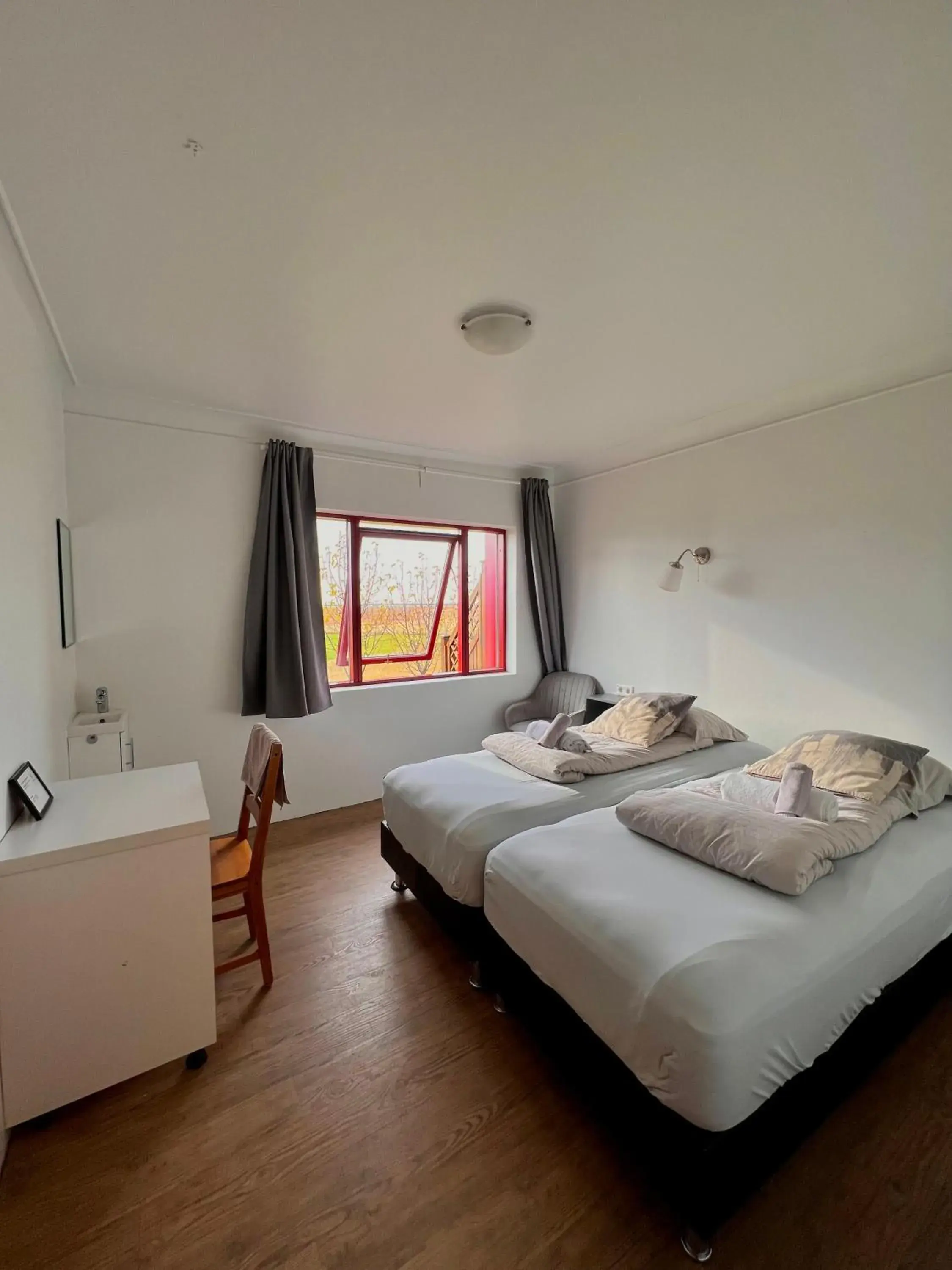 Double or Twin Room with Shared Bathroom in Guesthouse Nypugardar Double or Twin Room with Shared Bathroom in Guesthouse Nypugardar