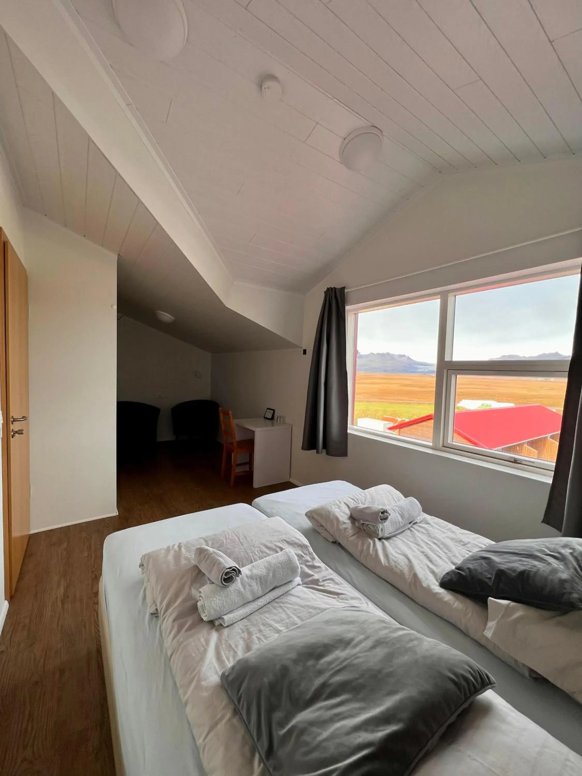 Double or Twin Room with Private Bathroom in Guesthouse Nypugardar Double or Twin Room with Private Bathroom in Guesthouse Nypugardar